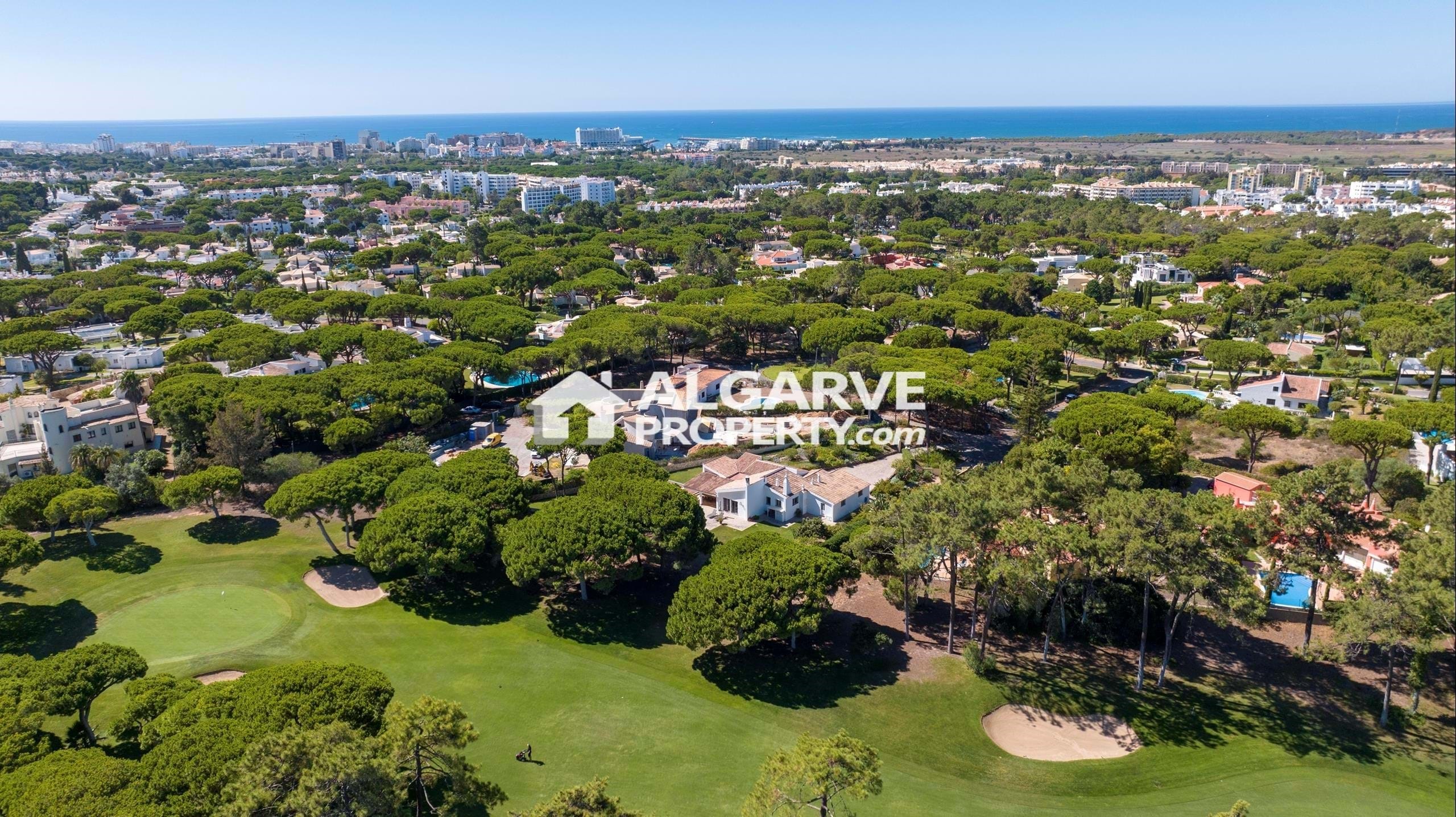 Villa in Vilamoura - view 1