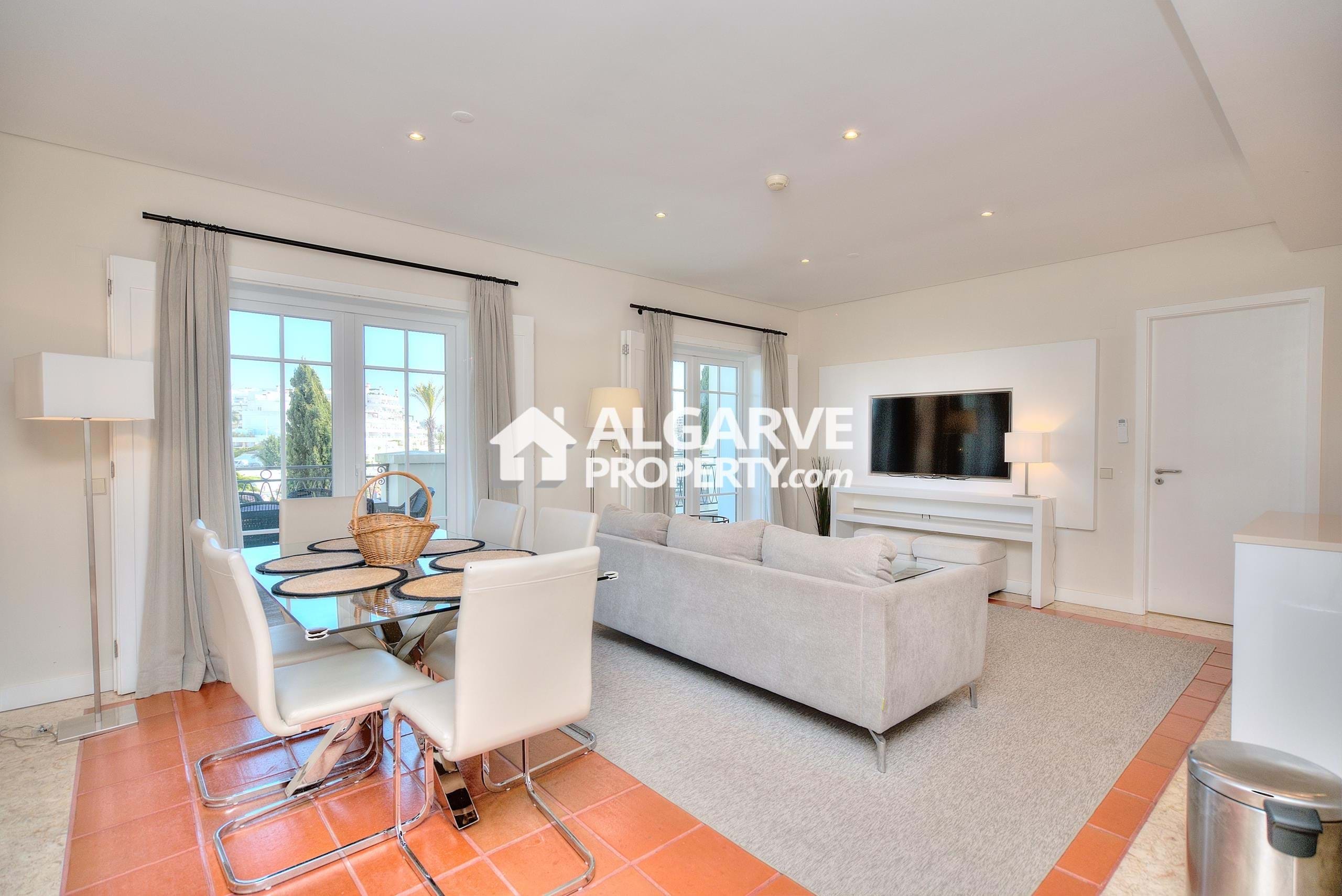 Apartment in Quarteira - view 1