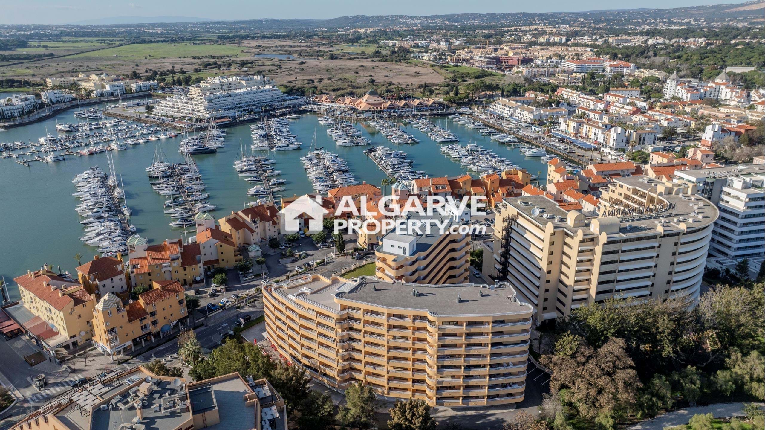 Apartment in Quarteira - view 1