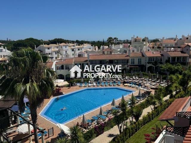 Apartment in Quarteira - view 1