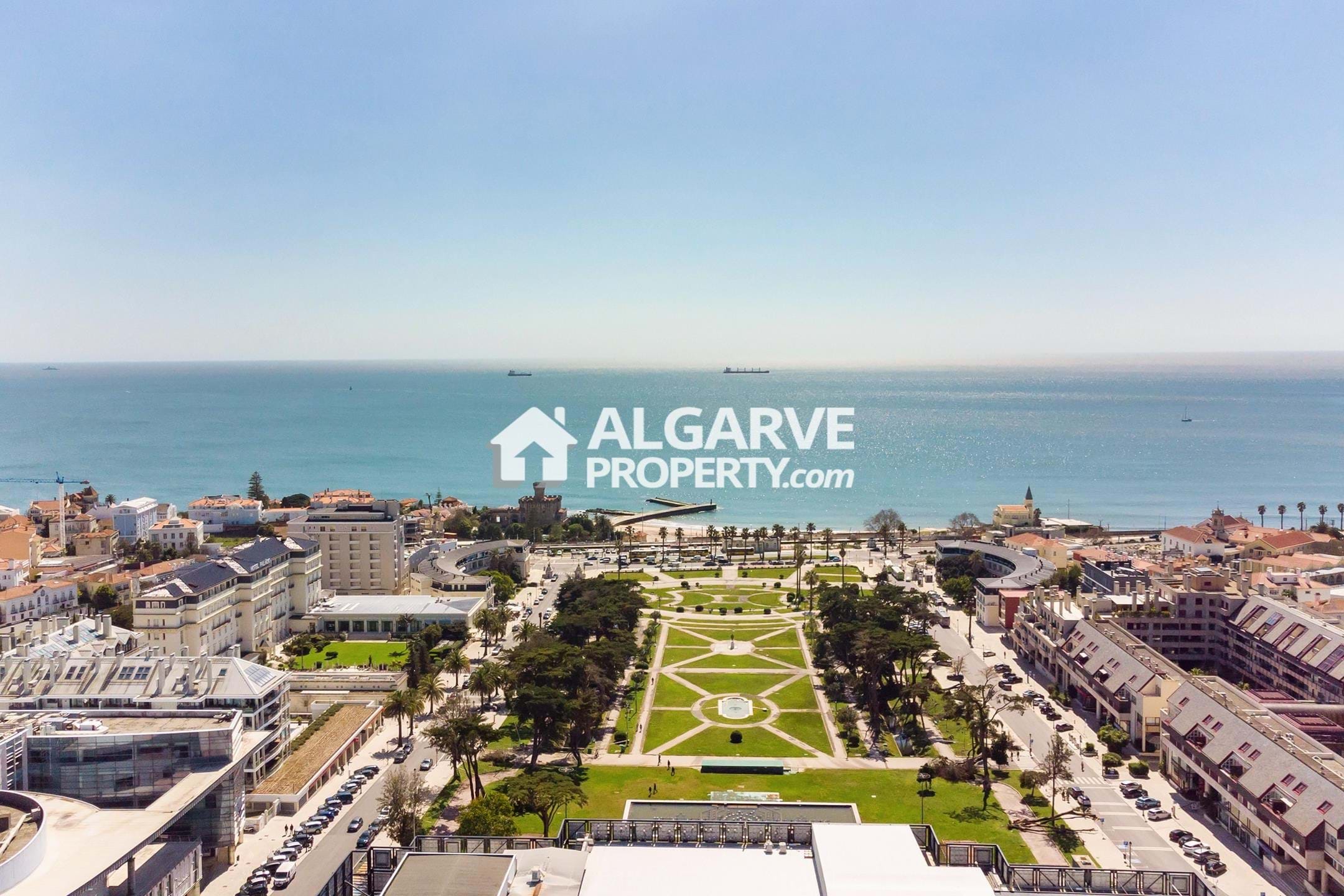 Apartment in Estoril - view 1