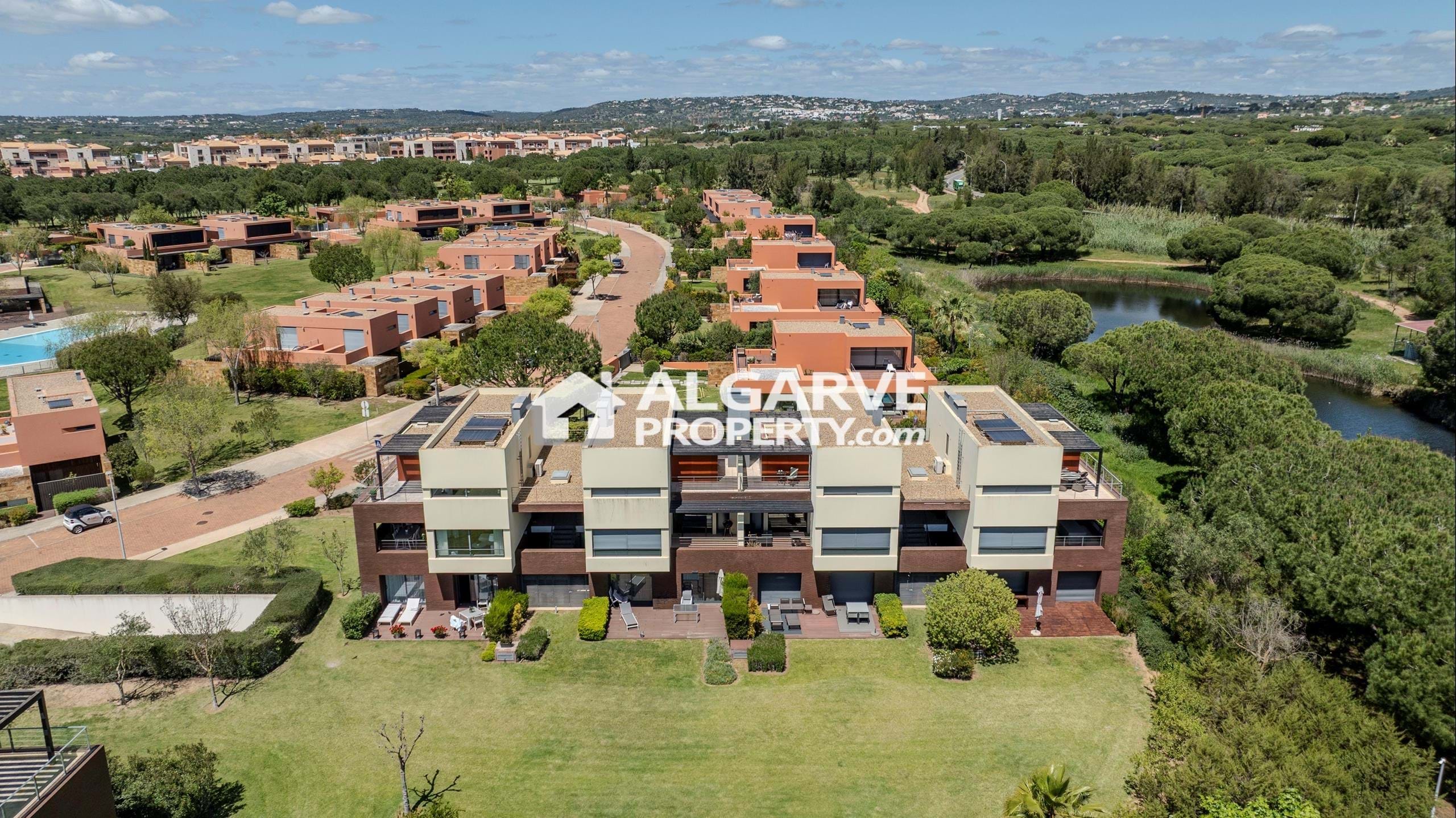 Apartment in Quarteira - view 1