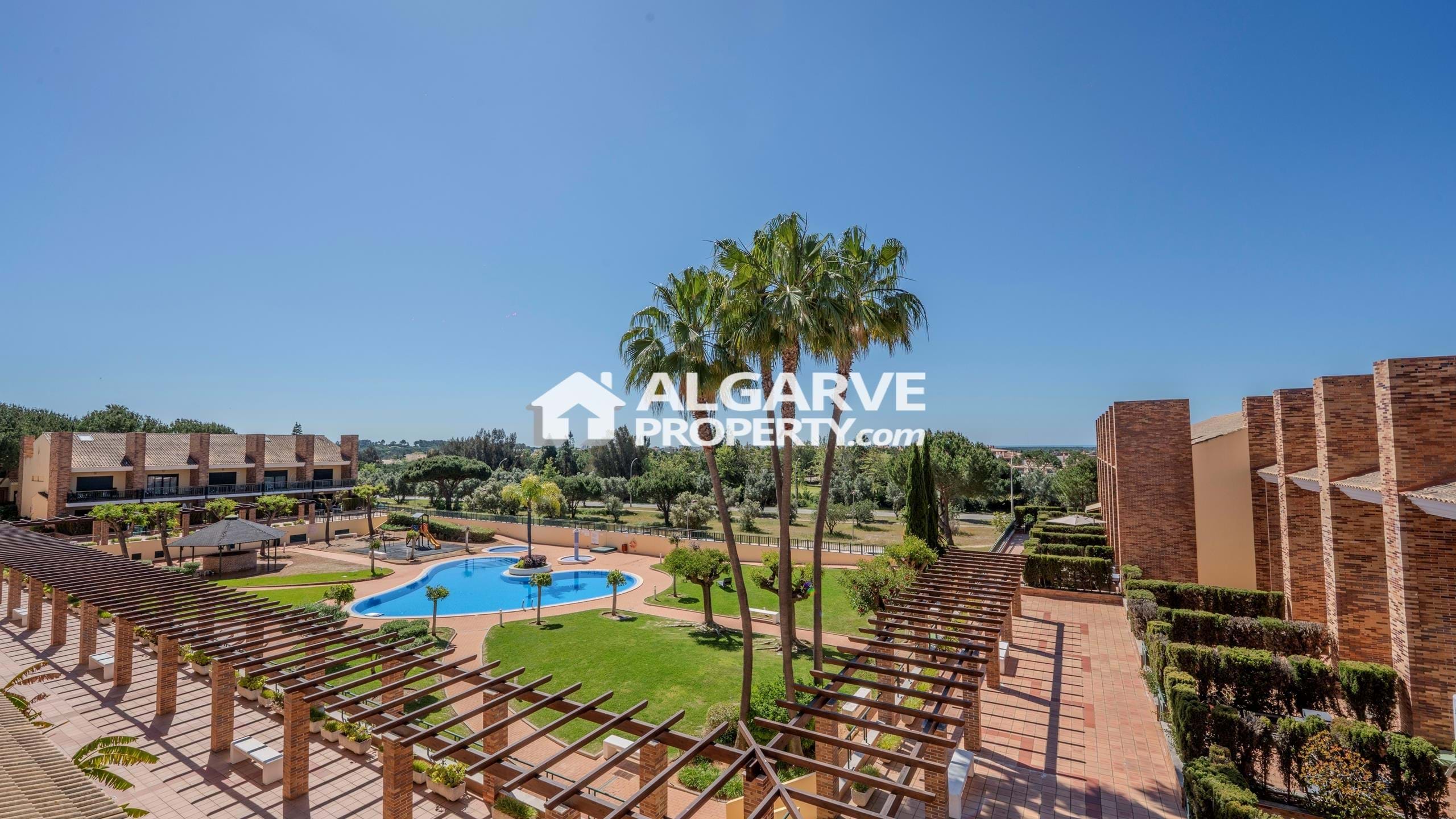 Apartment in Quarteira - view 1