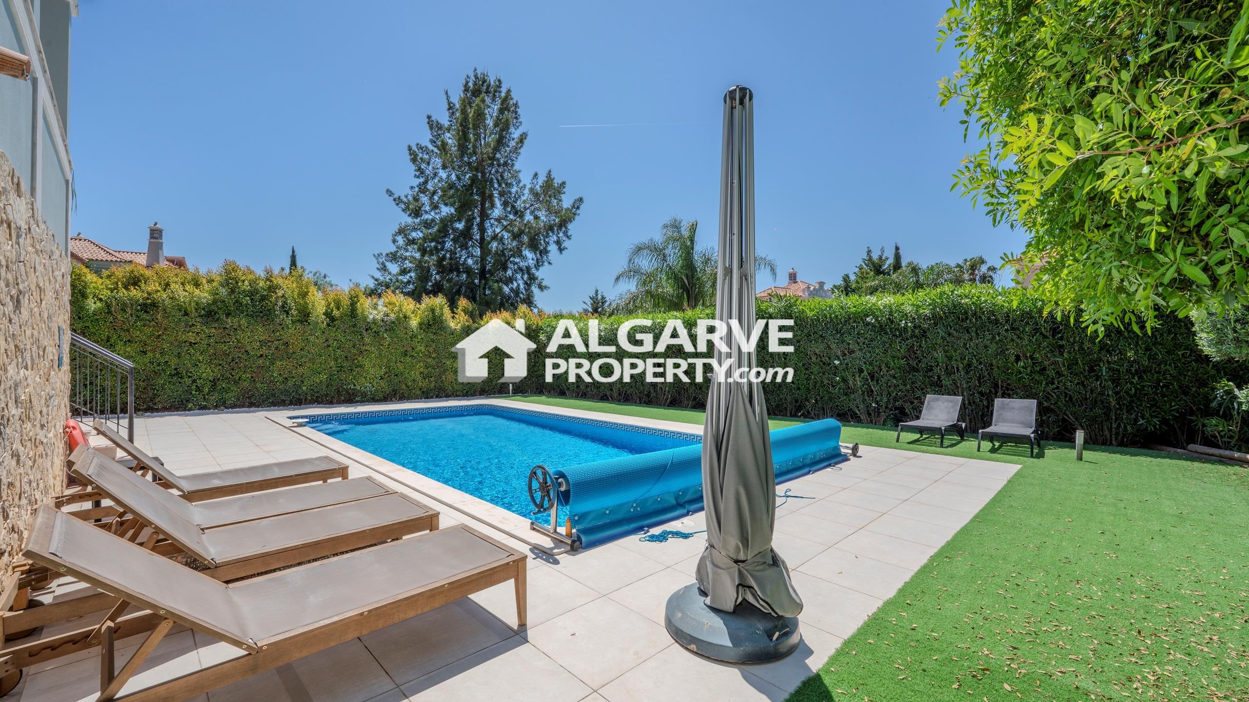 Villa in Sao Lourenco - view 1