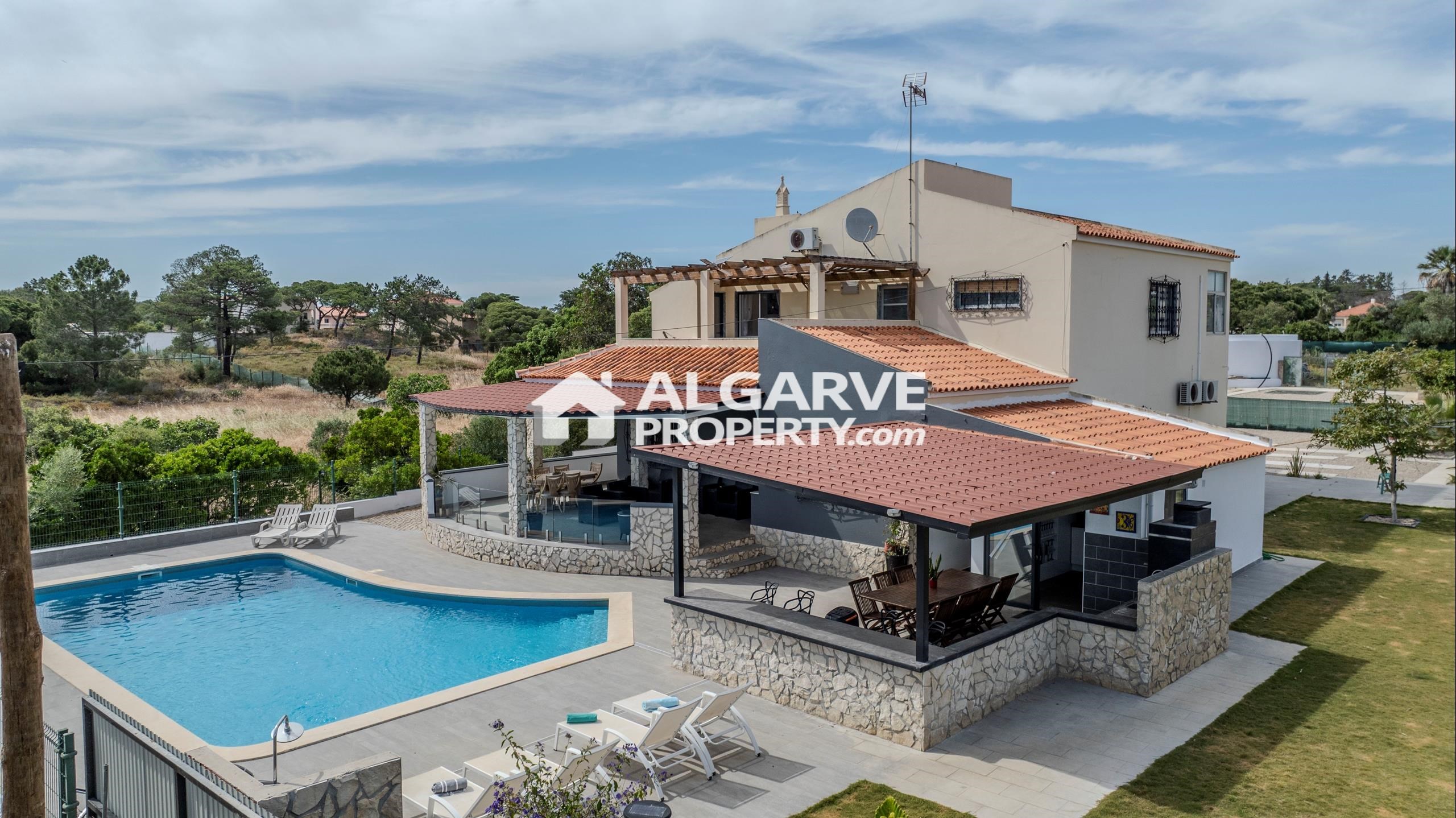 Villa in Quarteira - view 1