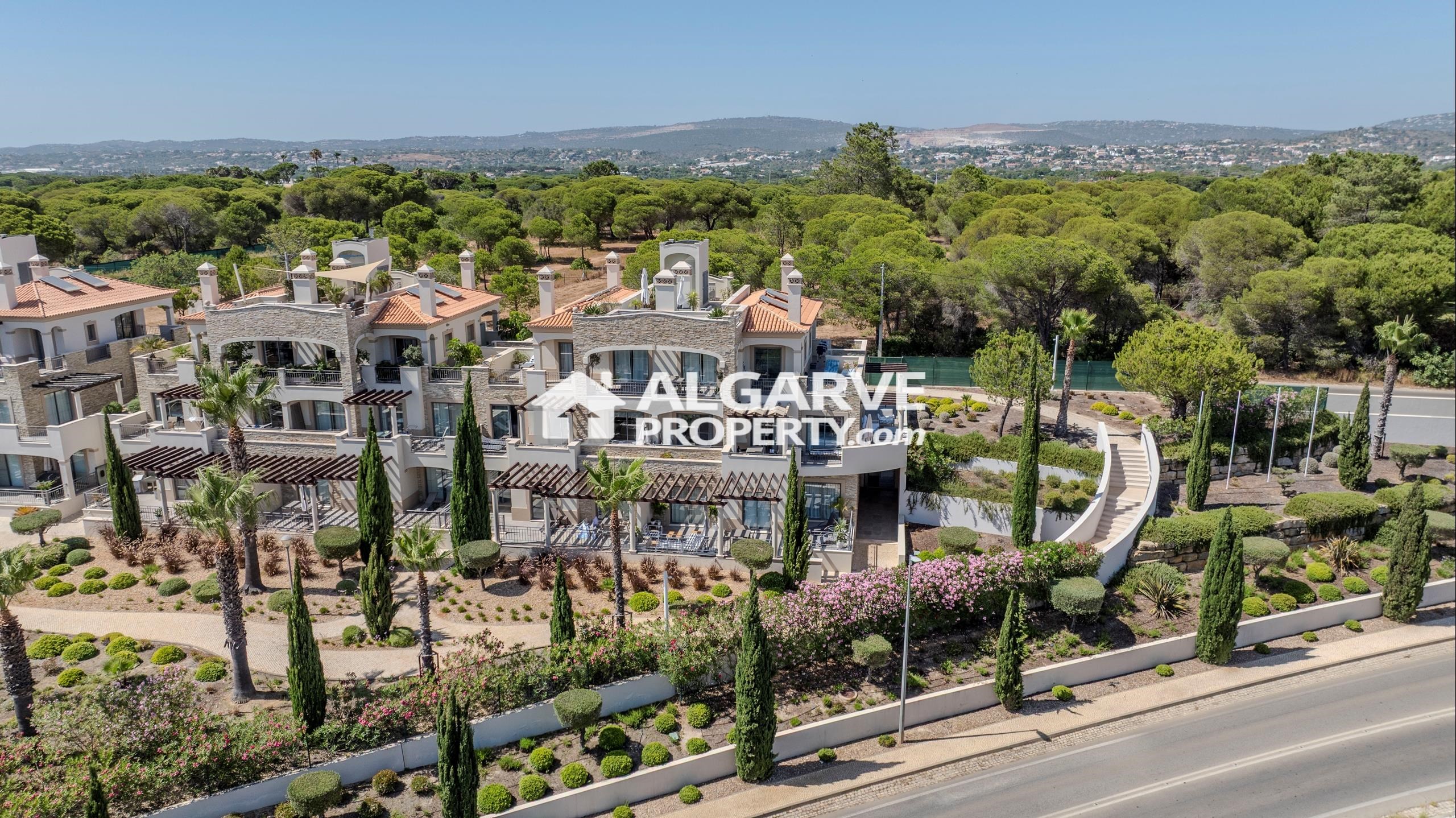 Apartment in Quarteira - view 1