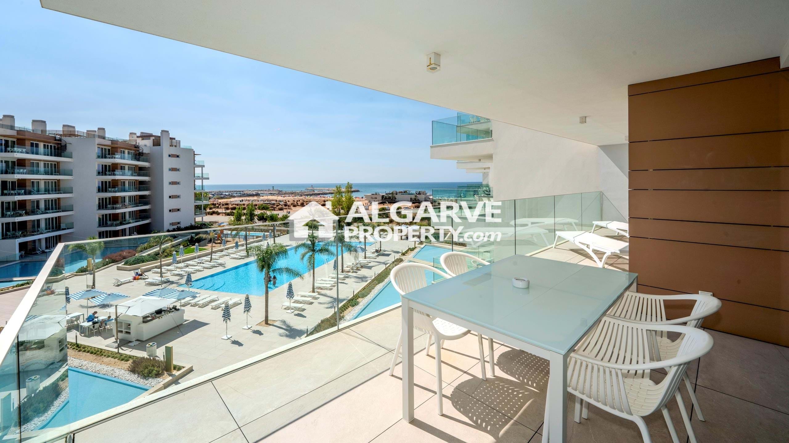 Apartment in Quarteira - view 1