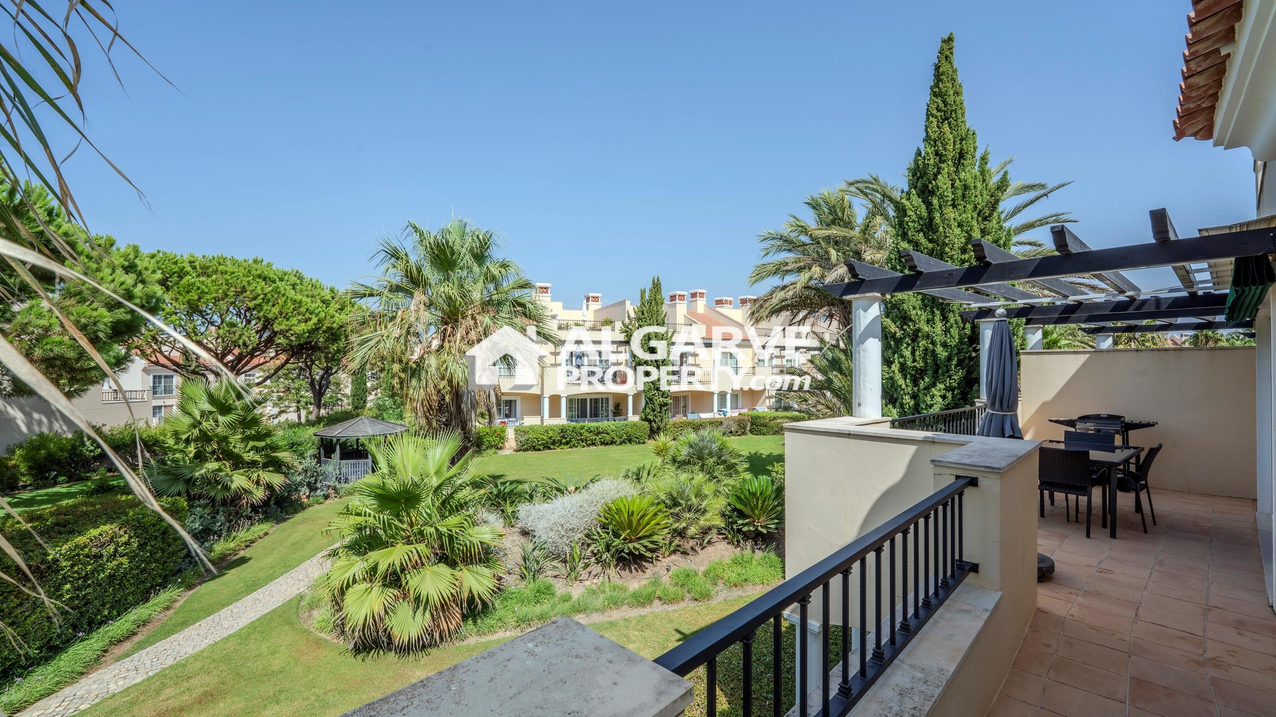 Apartment in Quarteira - view 1