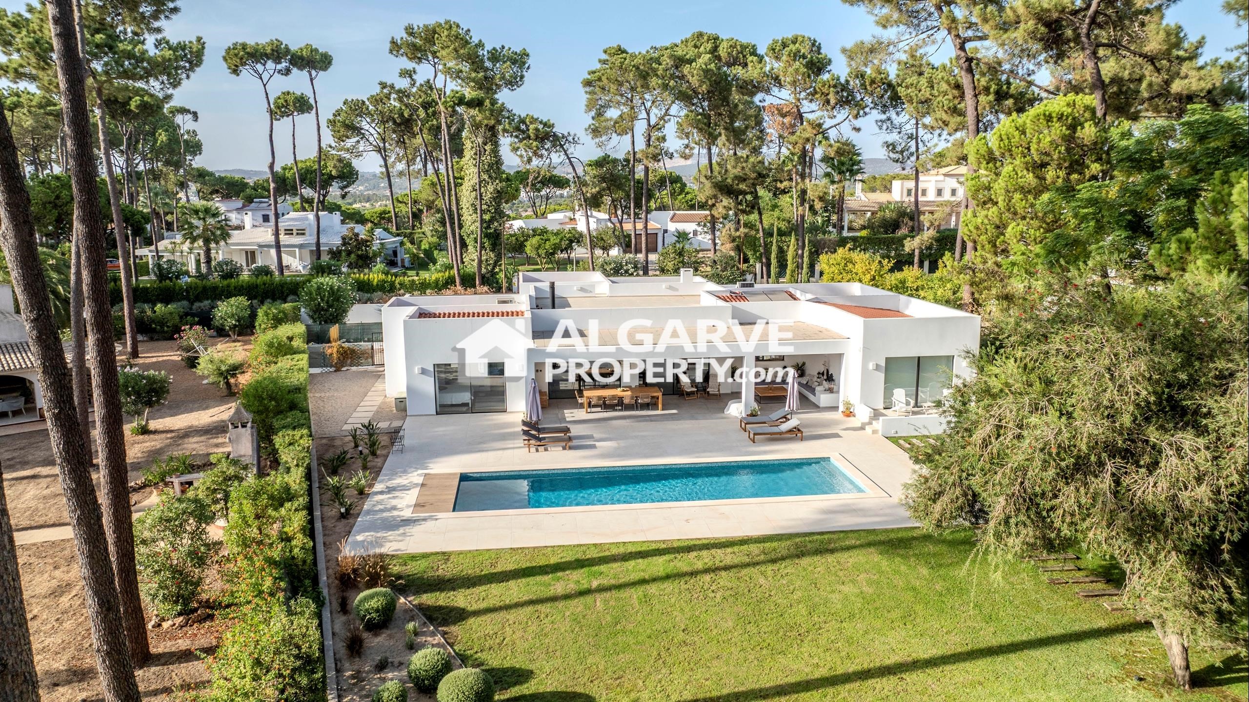 Villa in Vilamoura - view 1