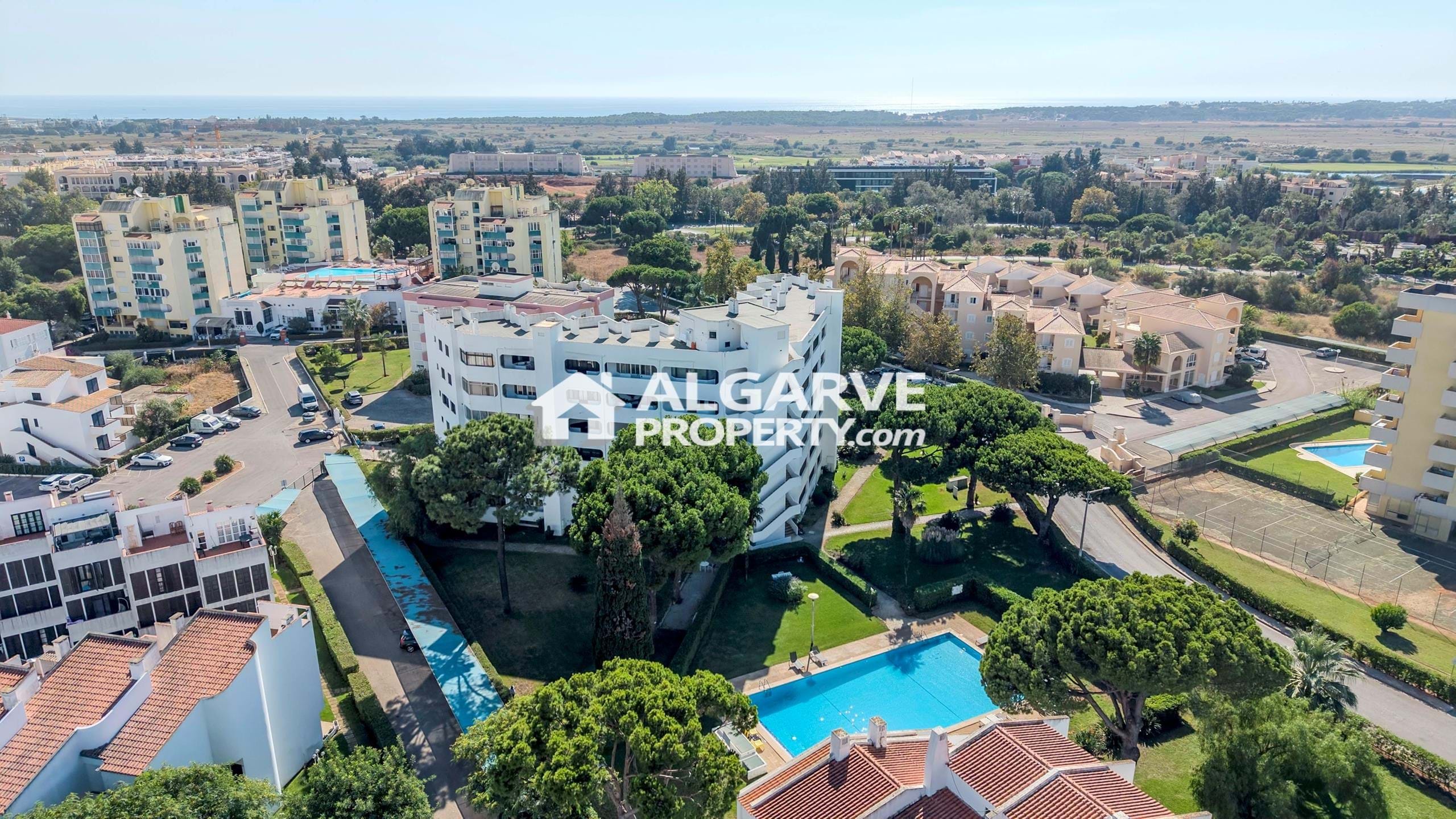 Apartment in Quarteira - view 1