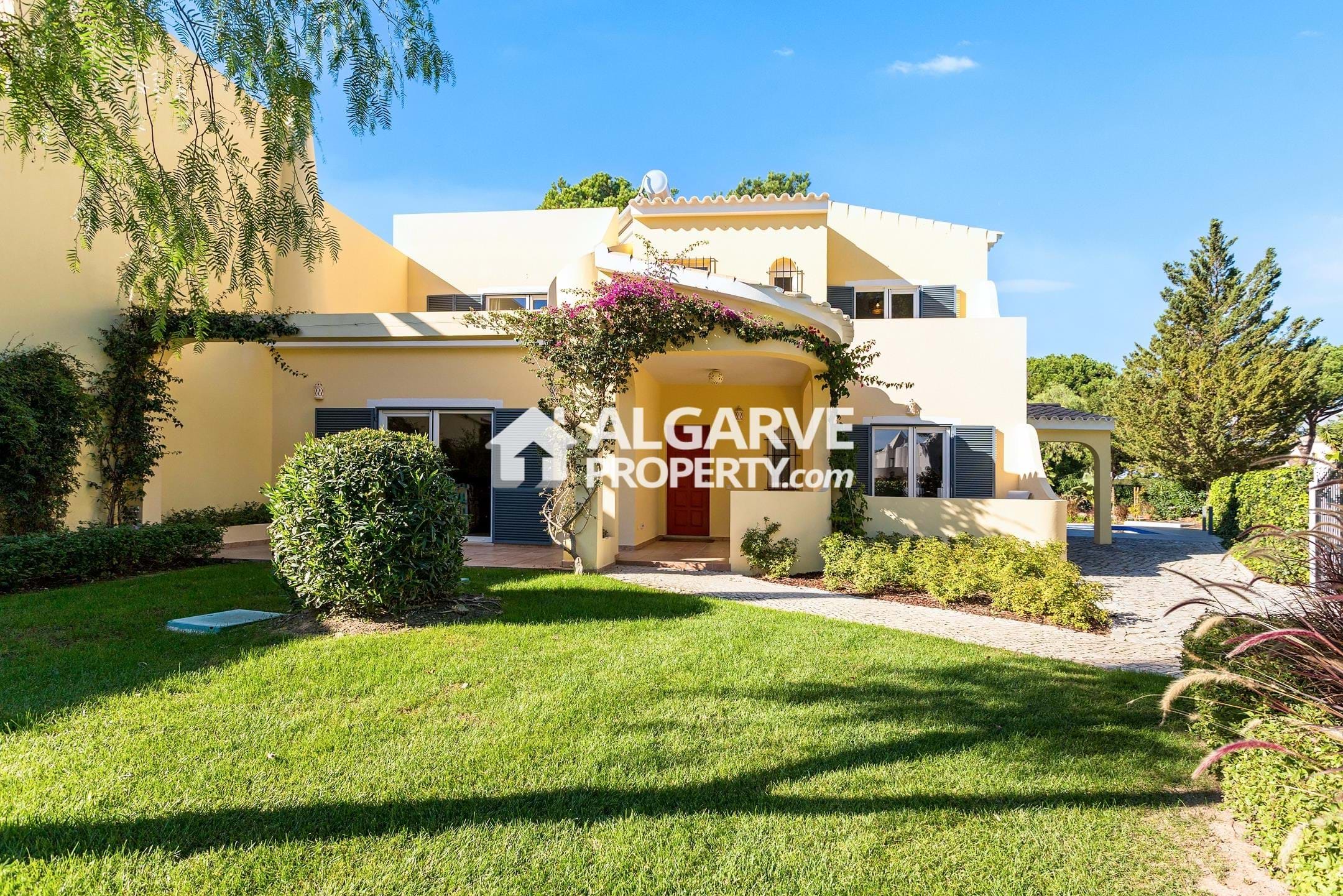 Villa in Quarteira - view 1