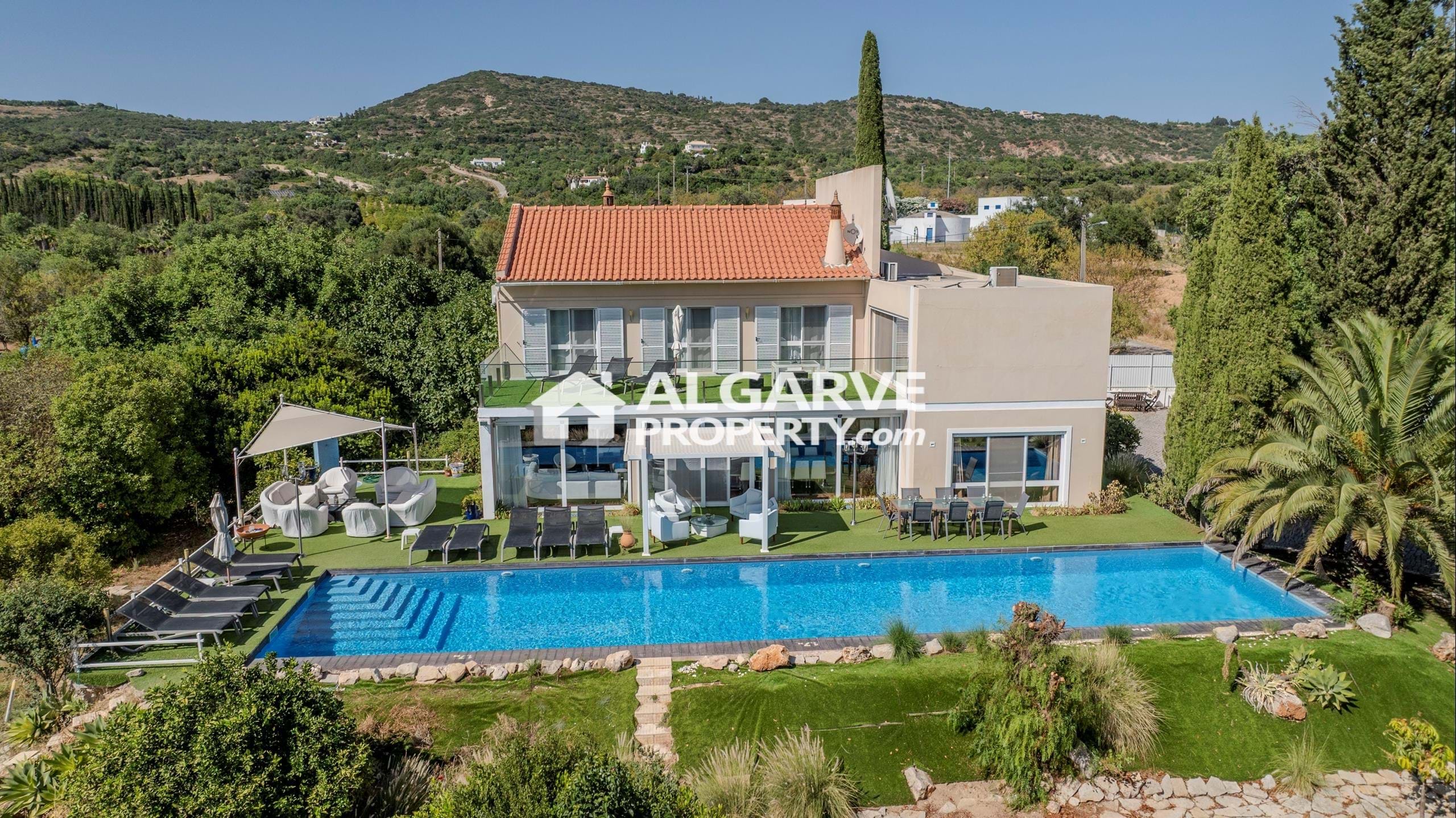 Villa in Estoi - view 1