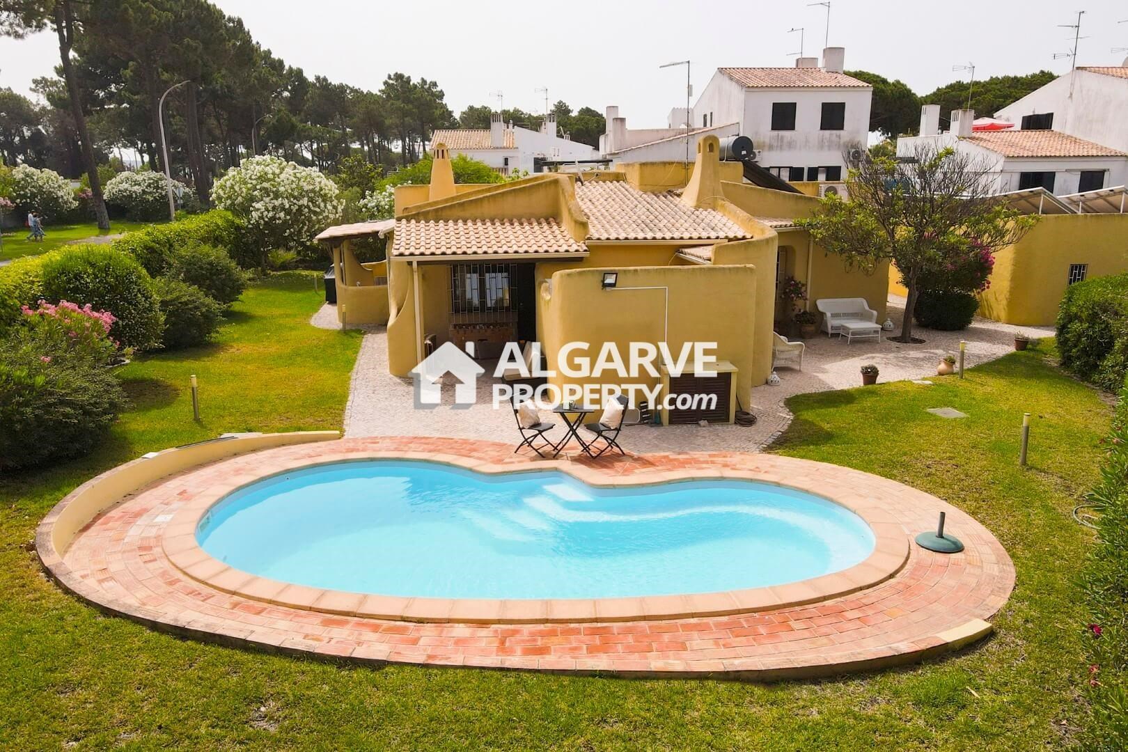 Villa in Quarteira - view 1