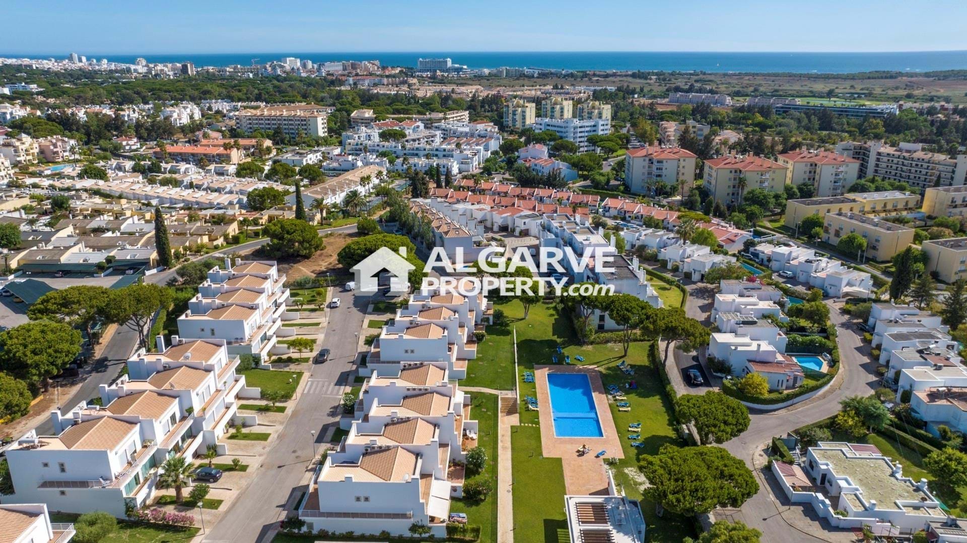 Villa in Vilamoura - view 1