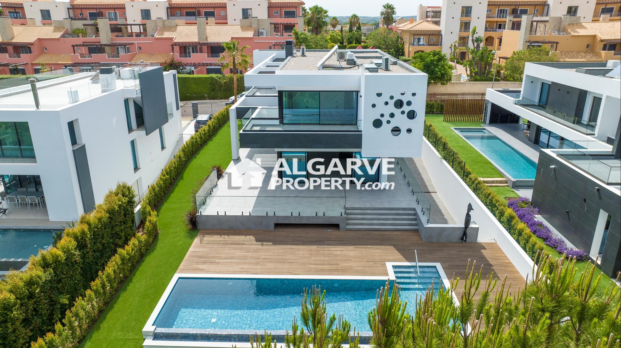 Villa in Quarteira - view 1