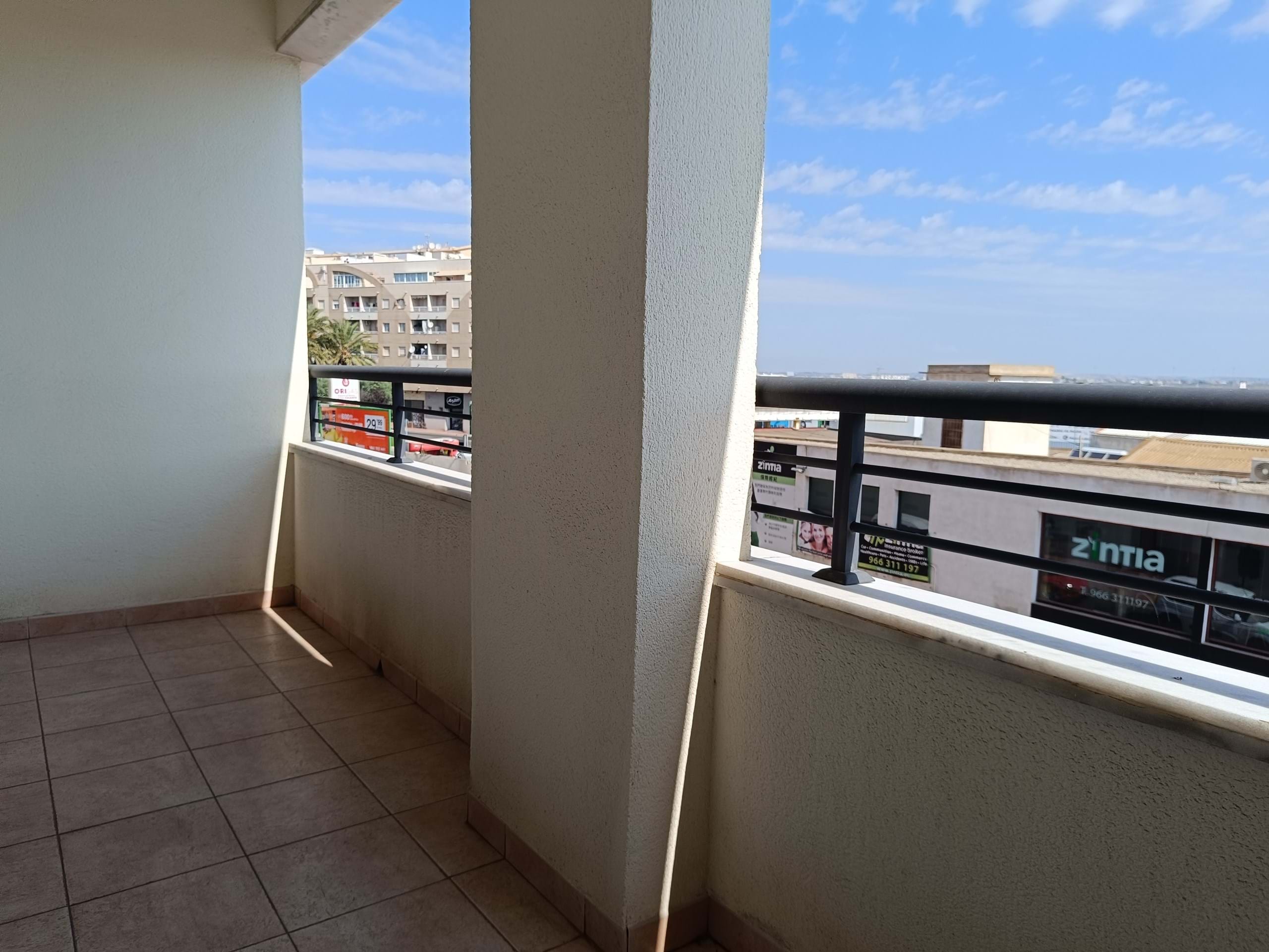 House in Alicante - view 1