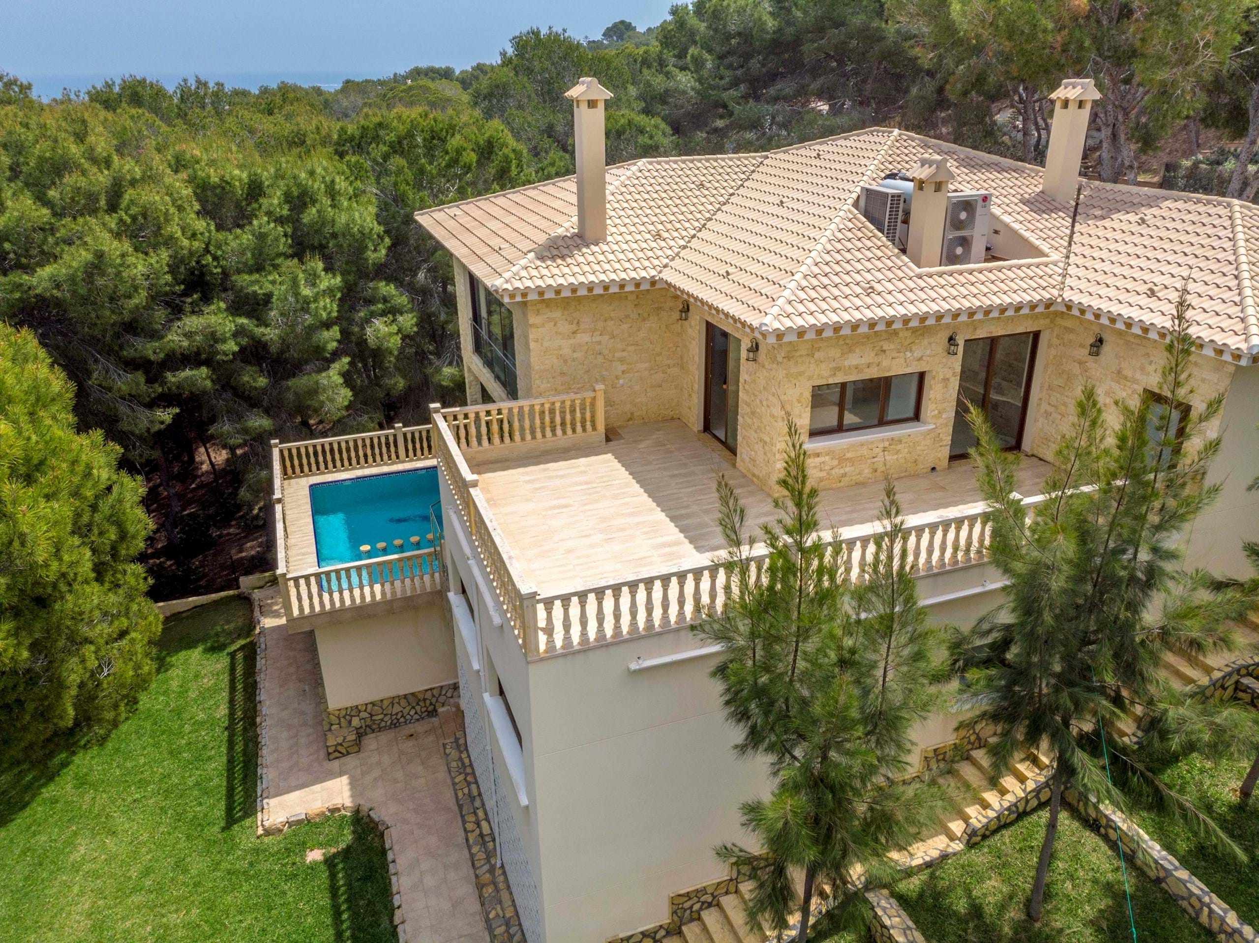 House in Alicante - view 1