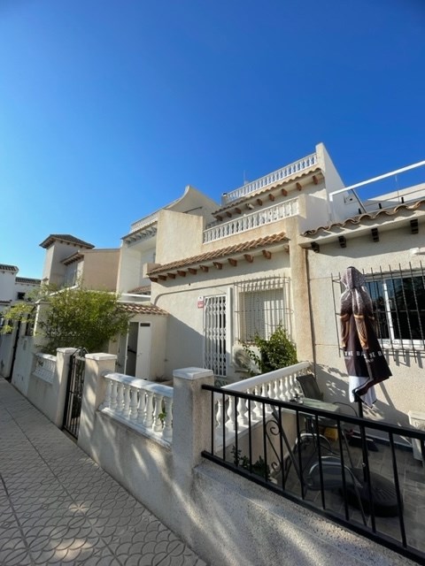 House in Urbanizacion los Balcones - view 1