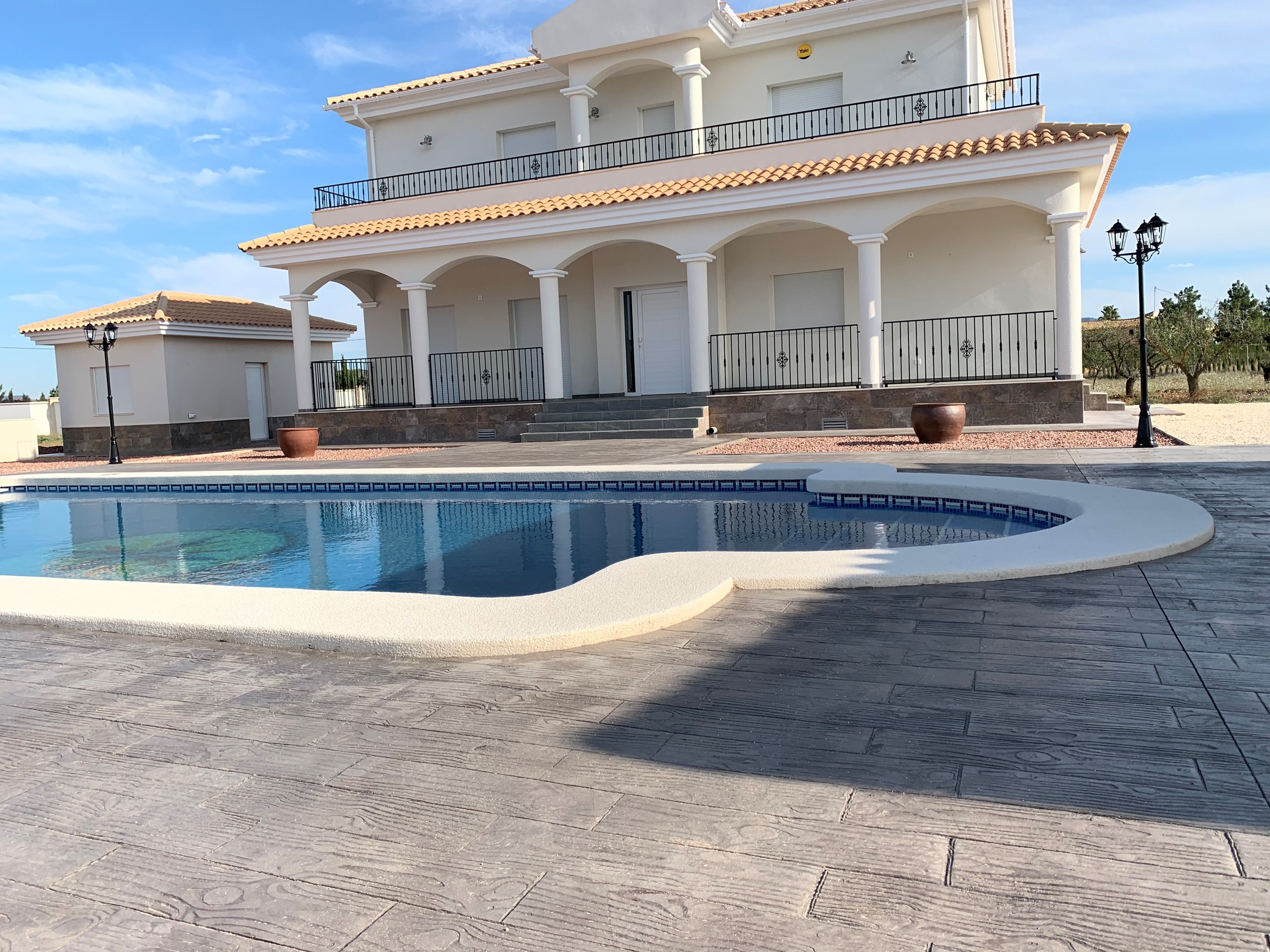 House in Pinoso - view 1