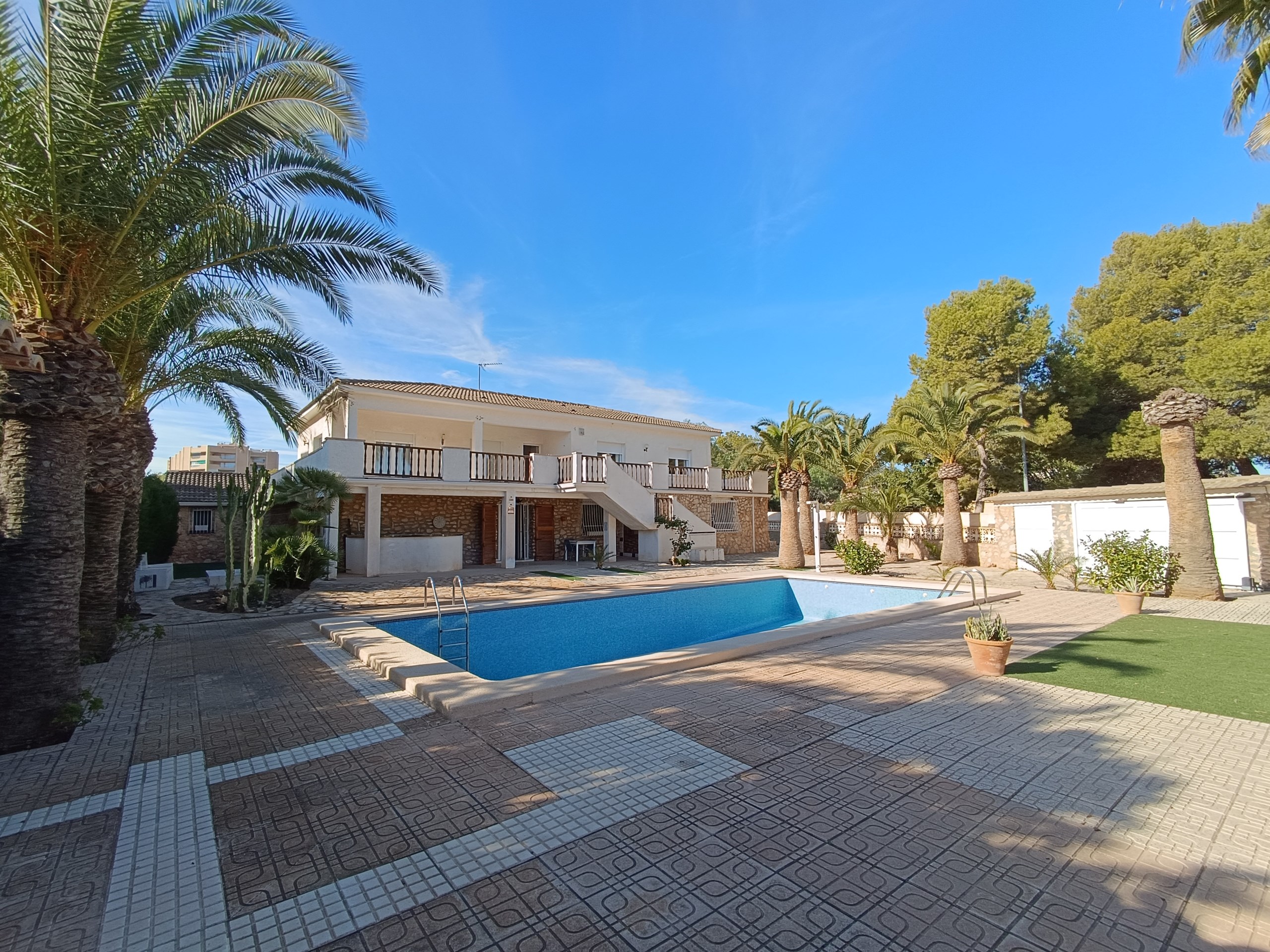 House in La Zenia - view 1