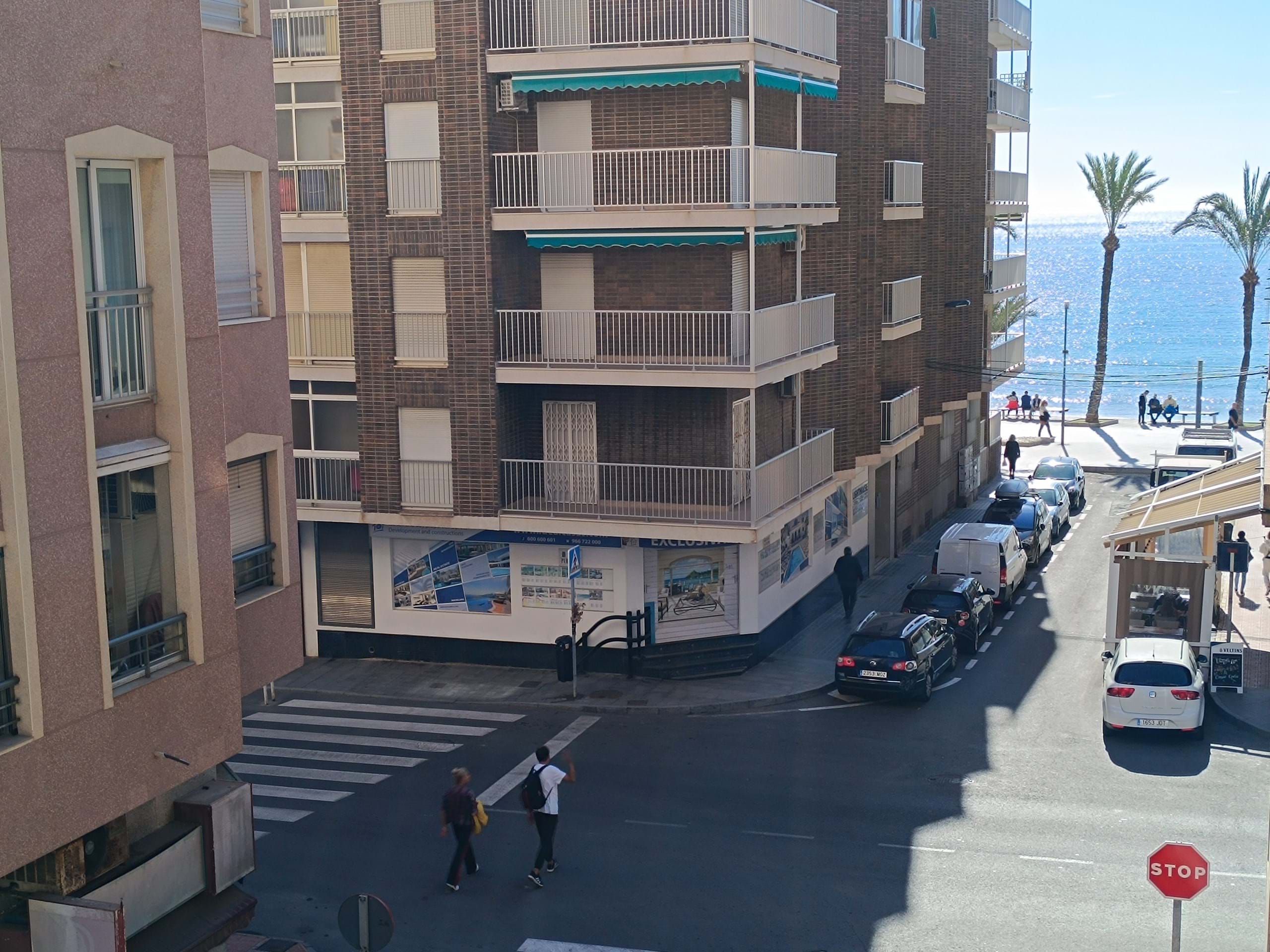 House in Valencia - view 1