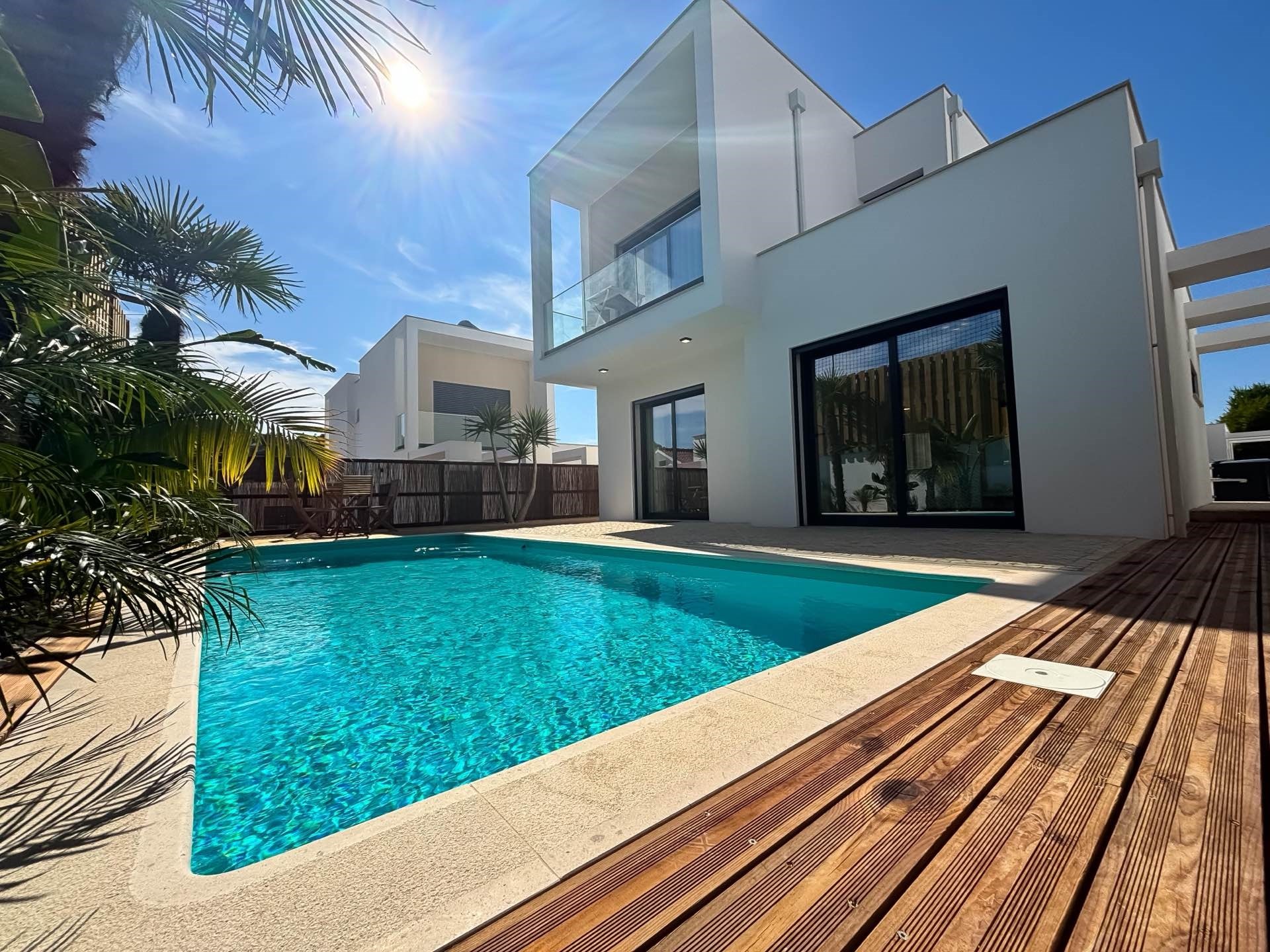 Villa in Serra do Bouro - view 1
