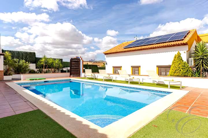Villa in Malaga - view 1