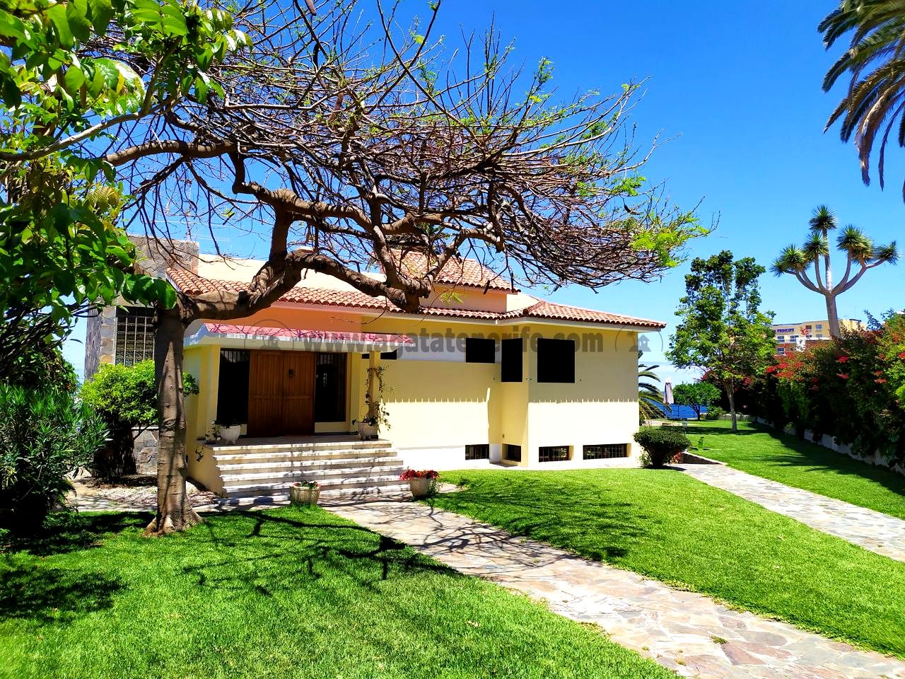 Villa in Santa Cruz de Tenerife - view 1