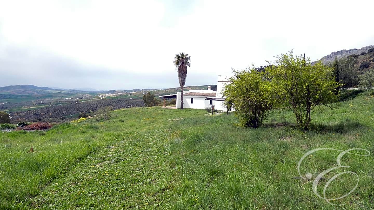 House in Villanueva de la Concepcion - view 1