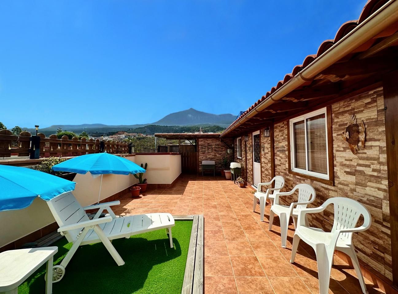 Villa in Icod de los Vinos - view 1
