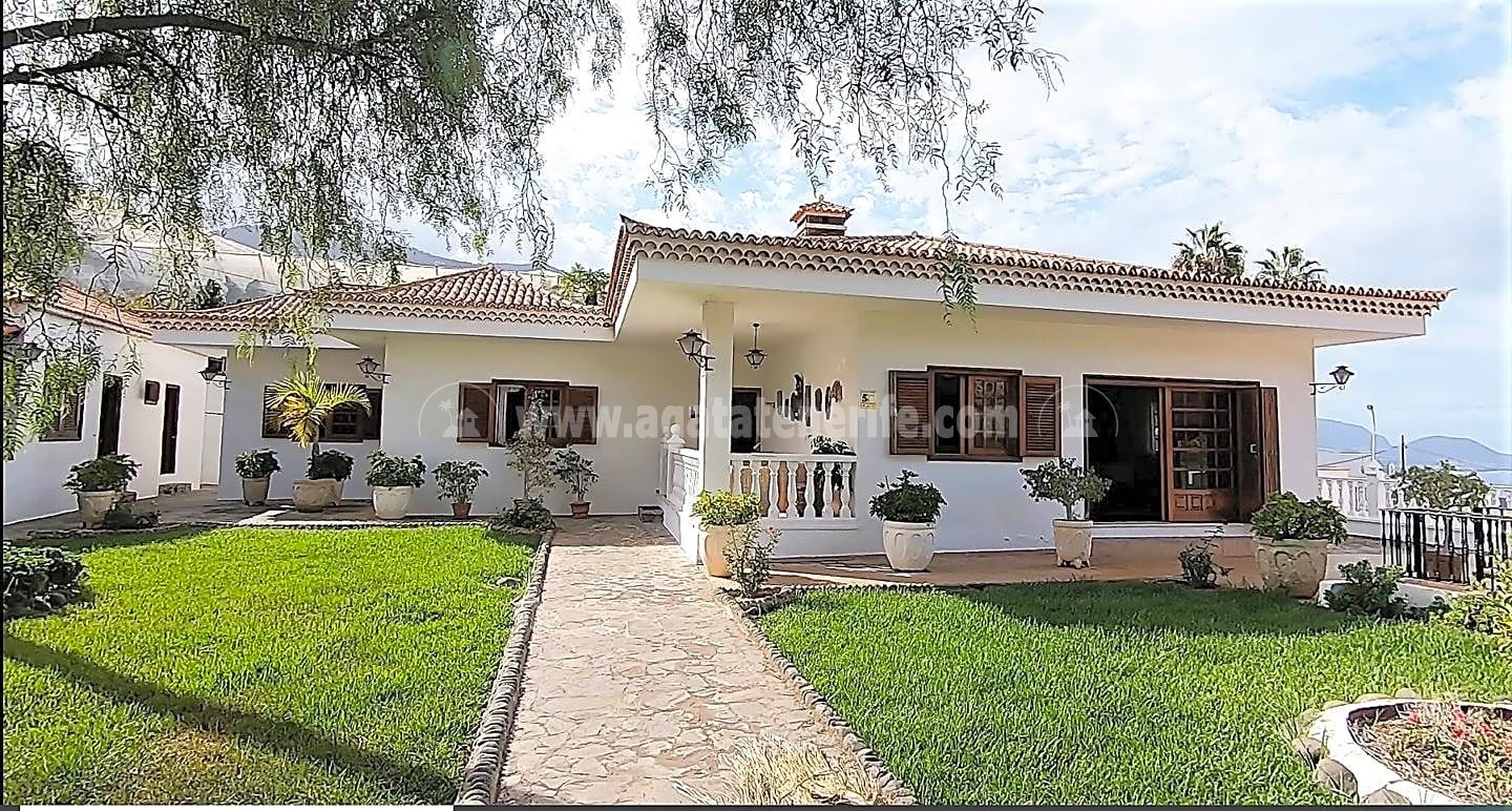 Villa in Santa Cruz de Tenerife - view 1