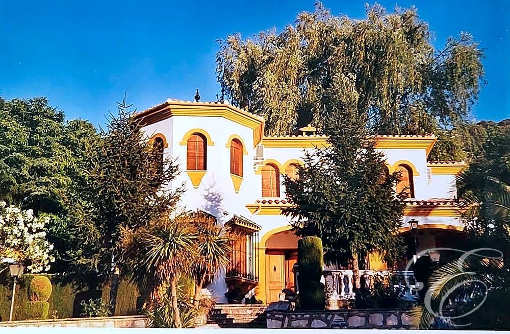 Villa in Carcabuey - view 1