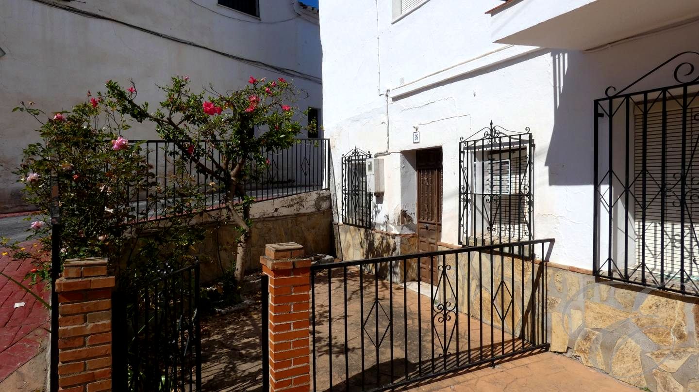 House in La Vinuela - view 1