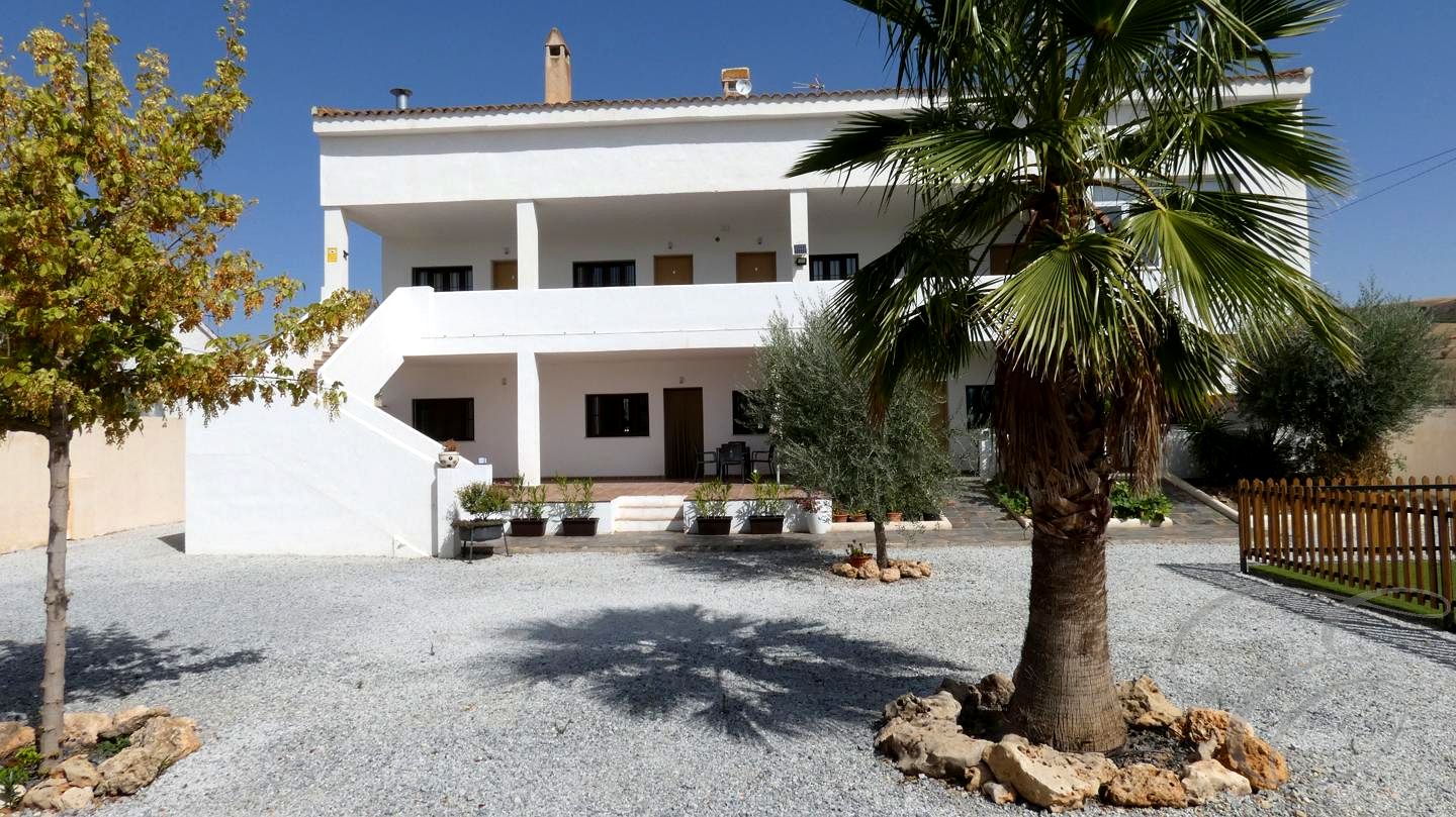 House in Granada - view 1