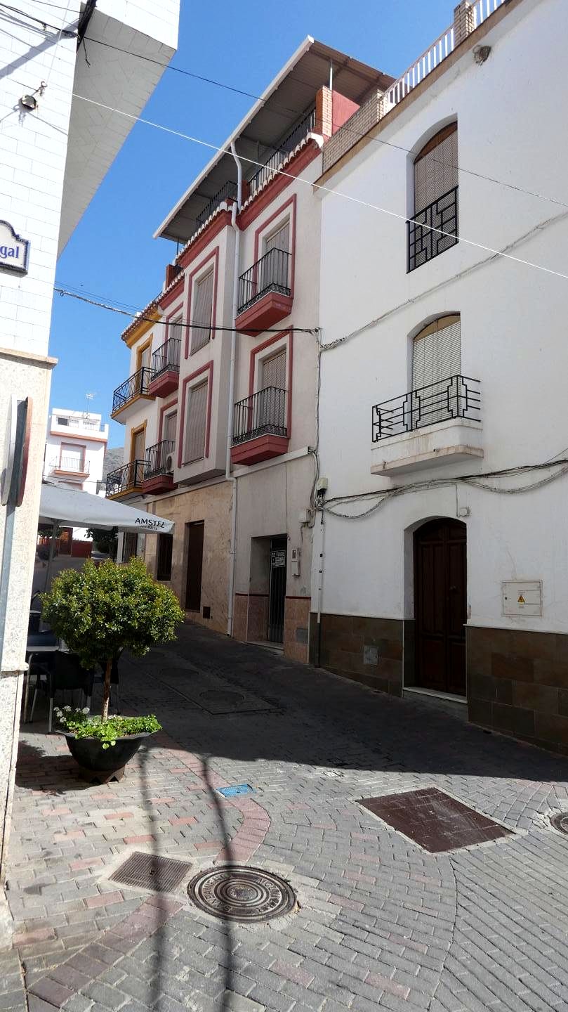 House in Granada - view 1