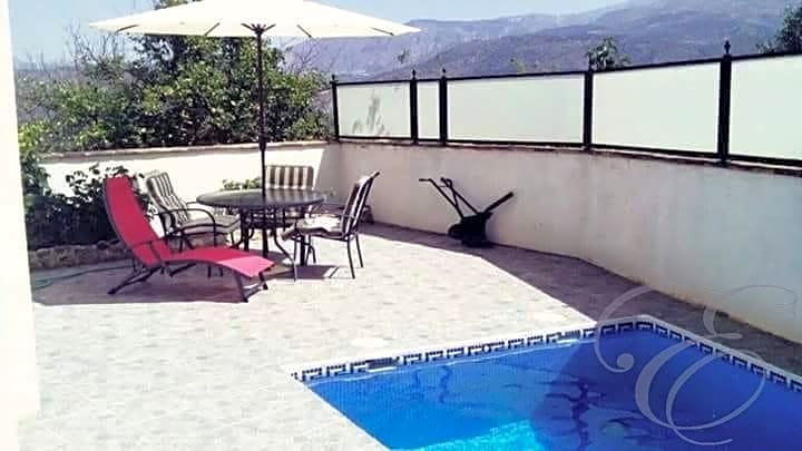 Villa in Granada - view 1