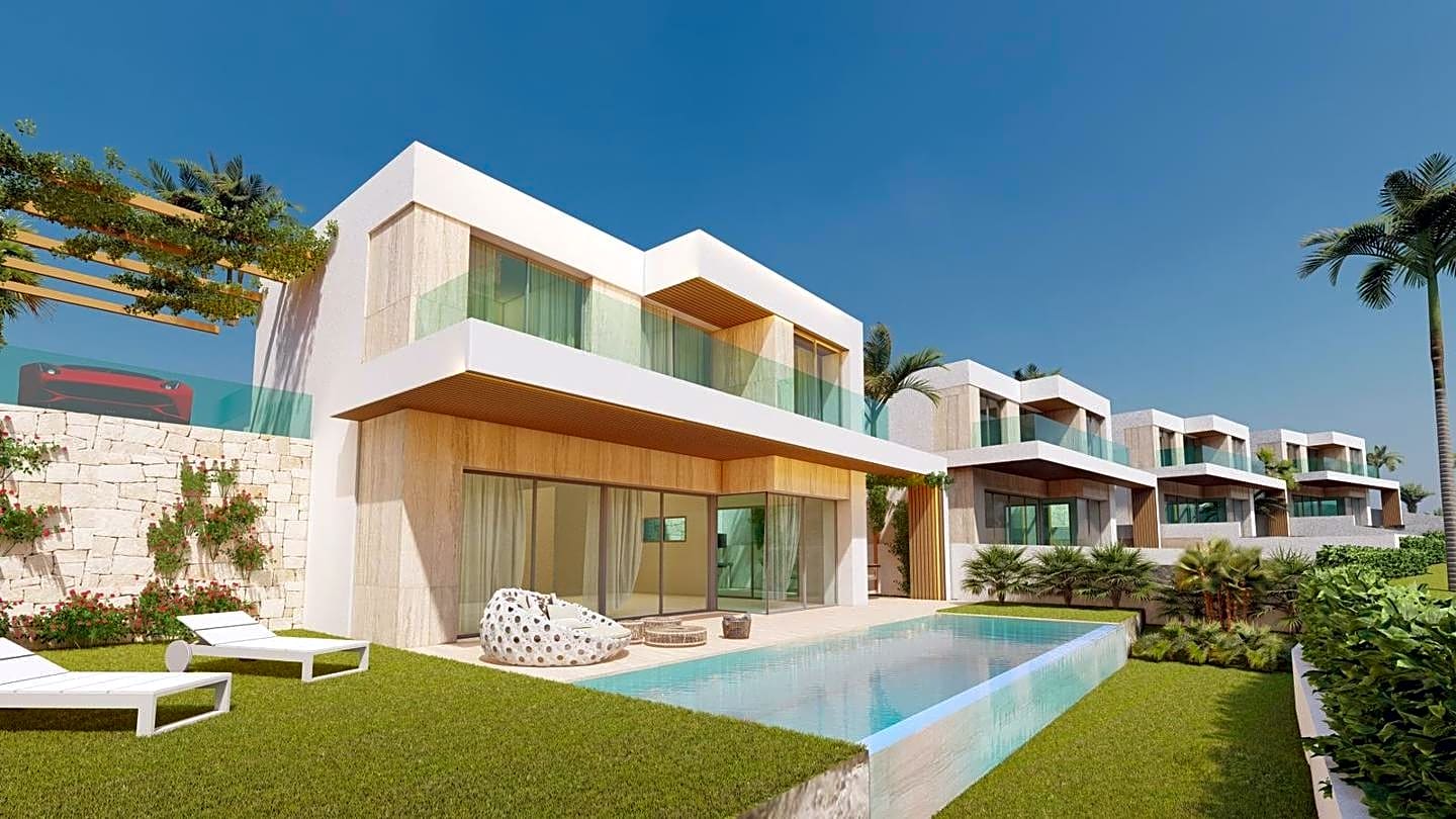Villa in Estepona - view 1