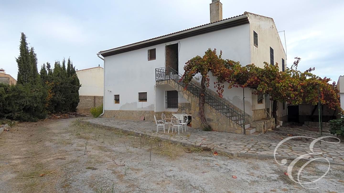 Villa in Granada - view 1