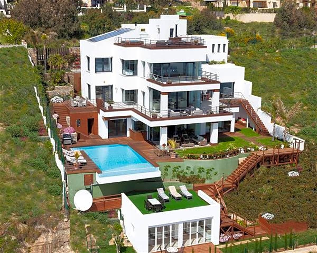 Villa in Malaga - view 1