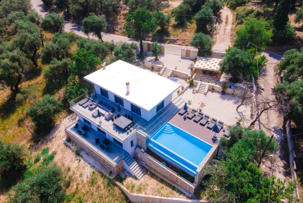 Villa in Pyrgi - view 1