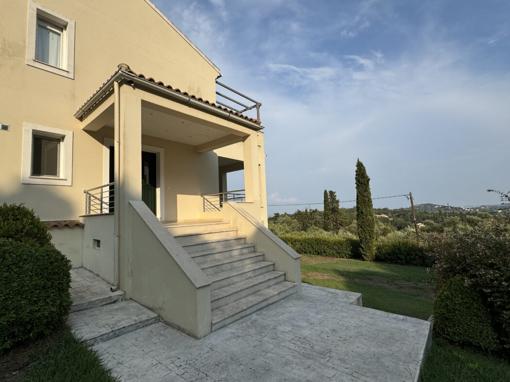 House in Kato Korakiana - view 1
