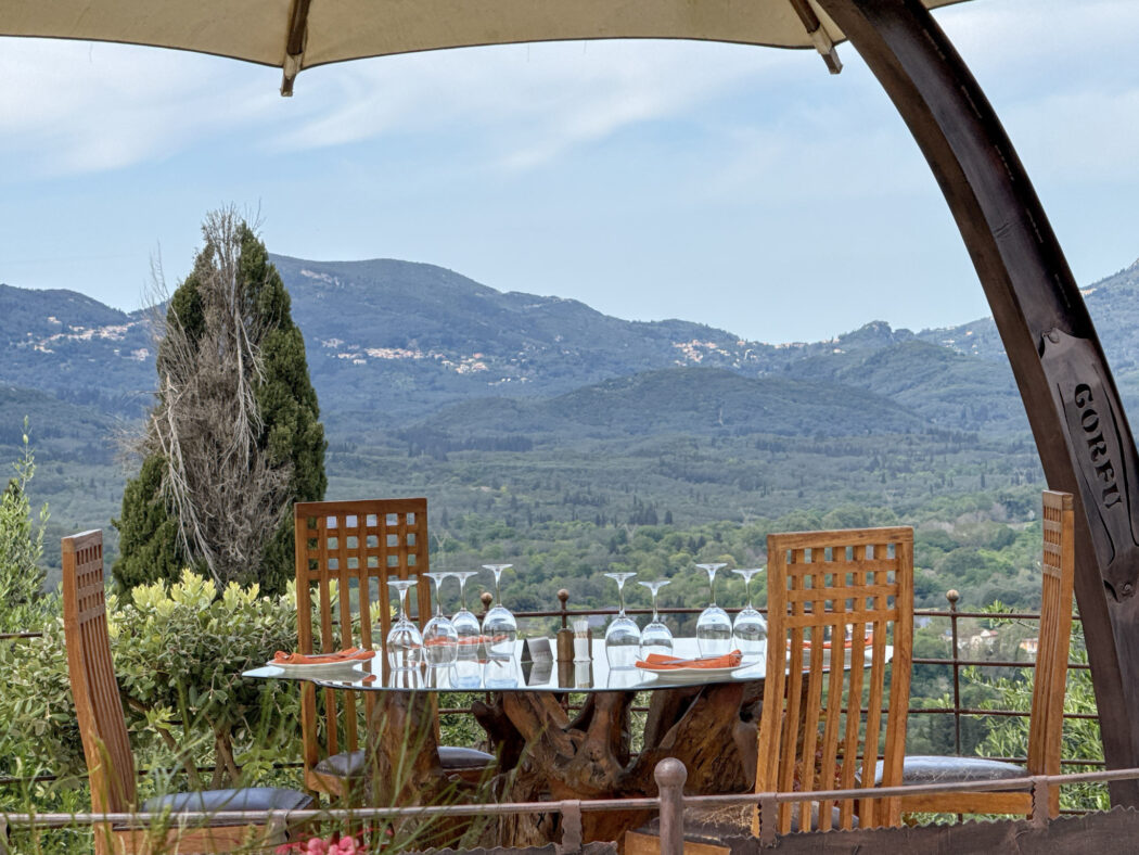 House in Chlomatiana - view 1