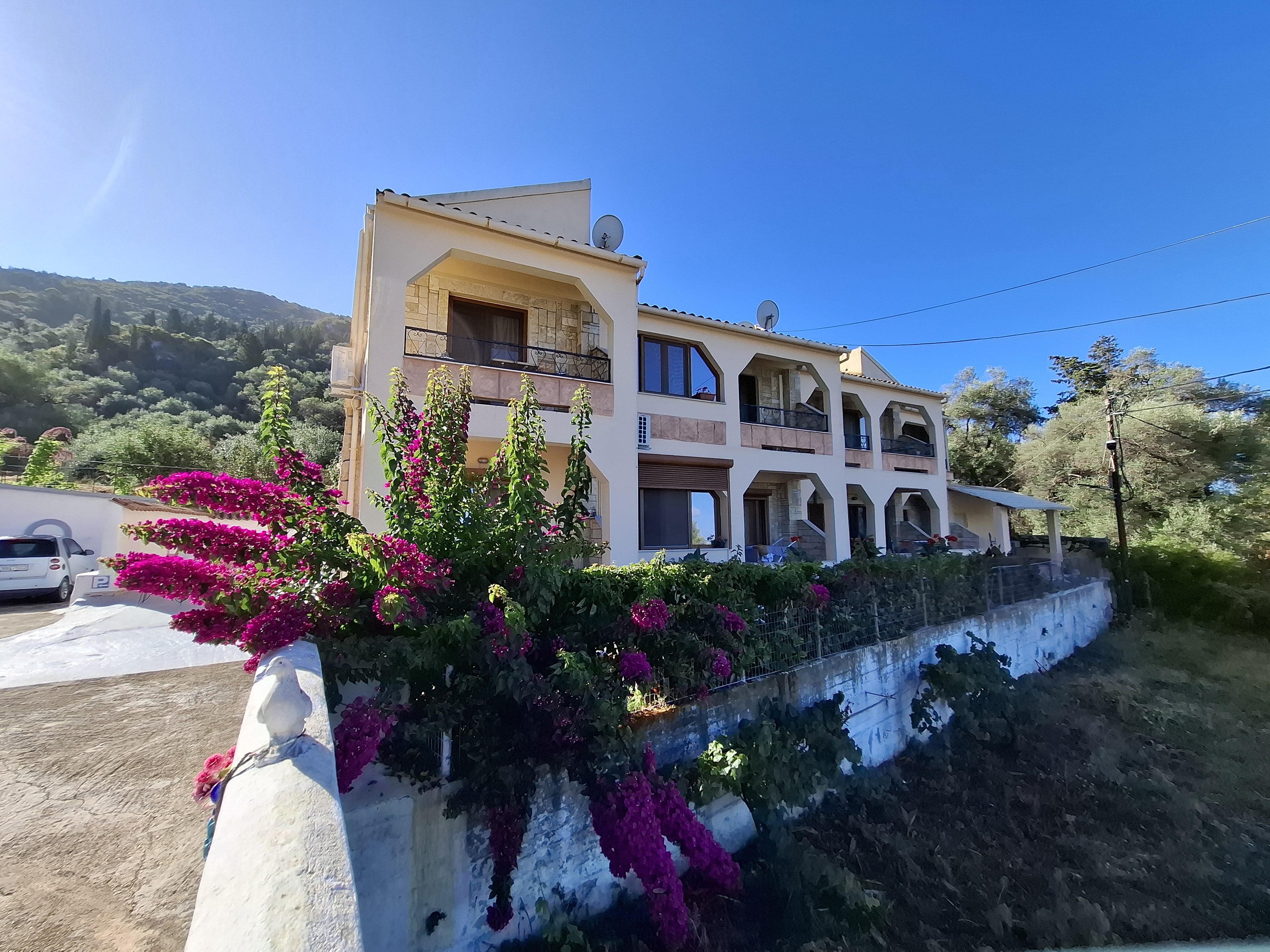 Apartment in Agios Matthaios - view 1
