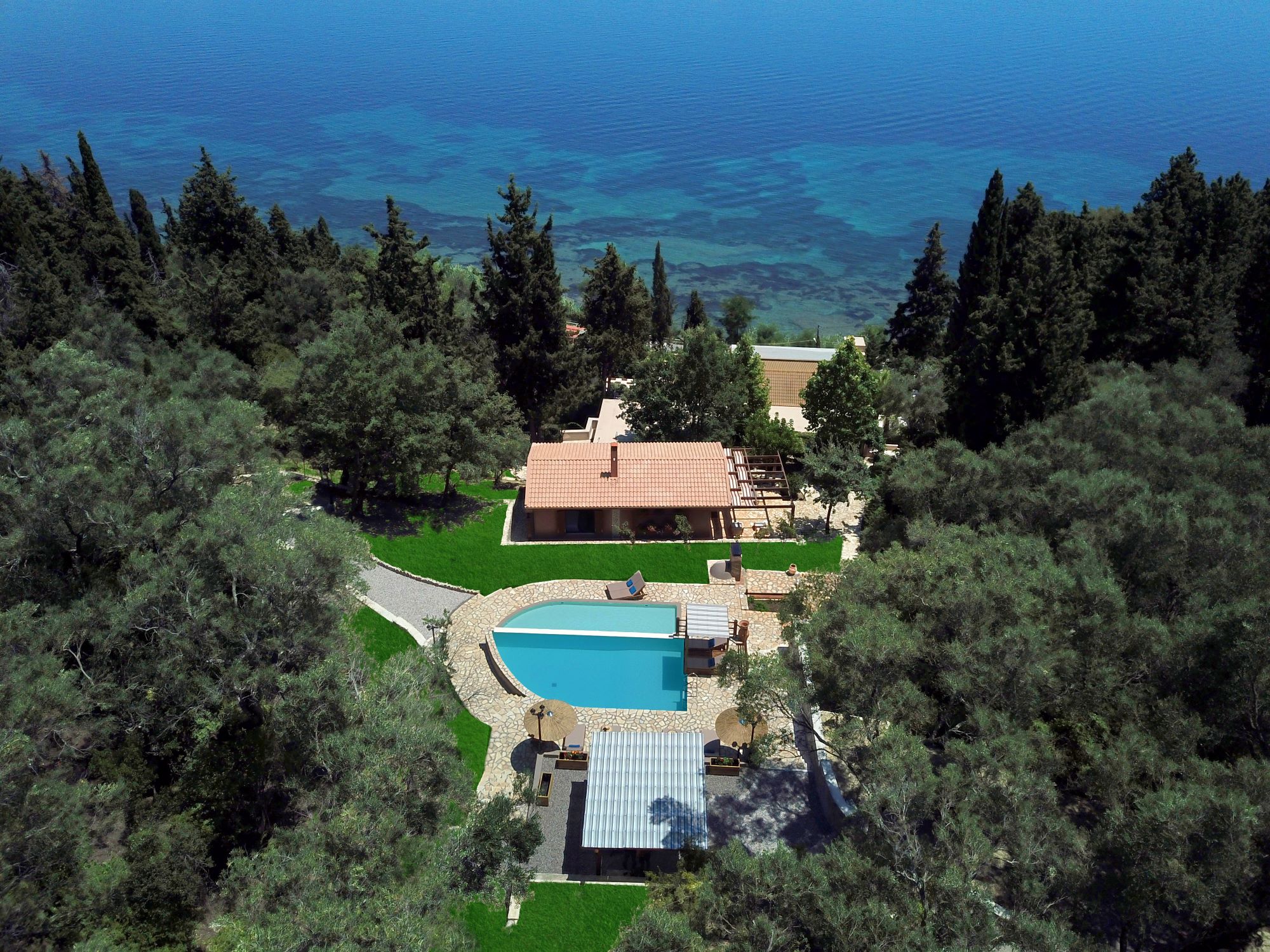 Land in Perama - view 1