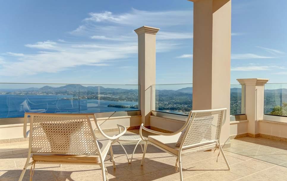 Villa in Spartylas - view 1