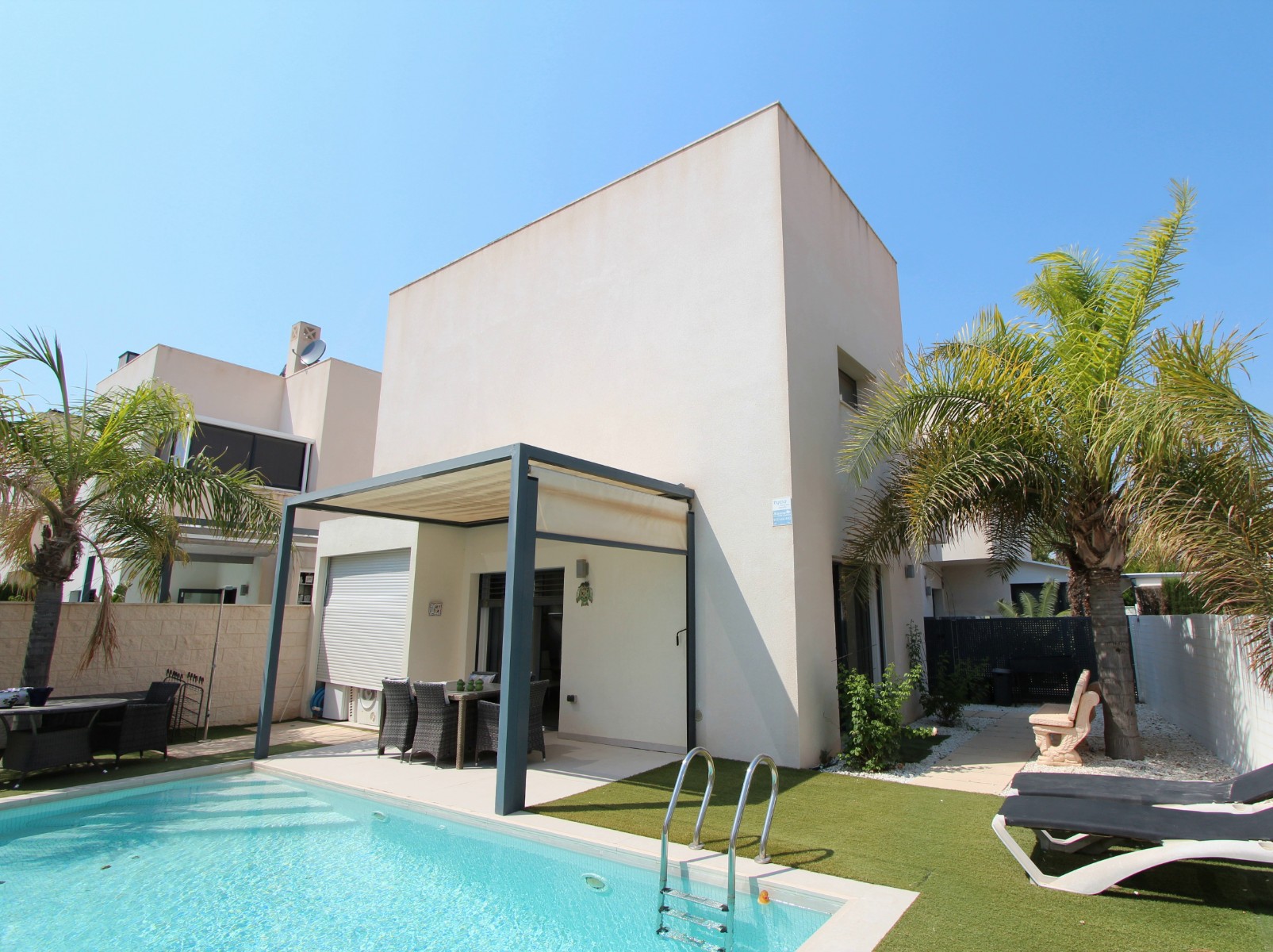 Villa in Alicante - view 1