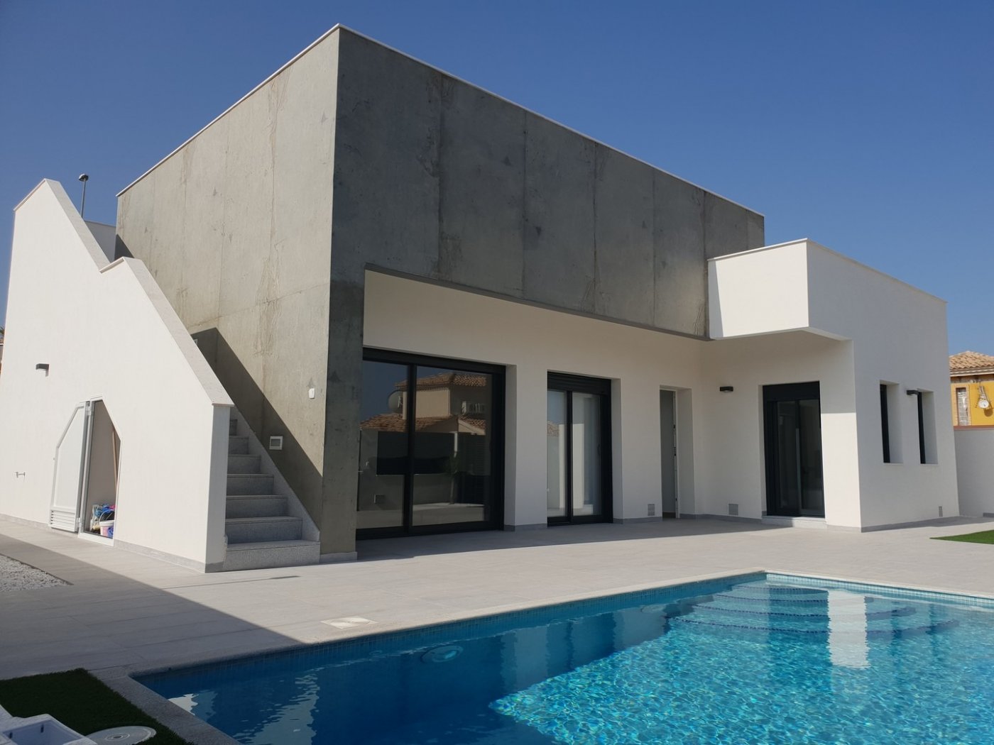 Villa in El Pinar de Campoverde - view 1