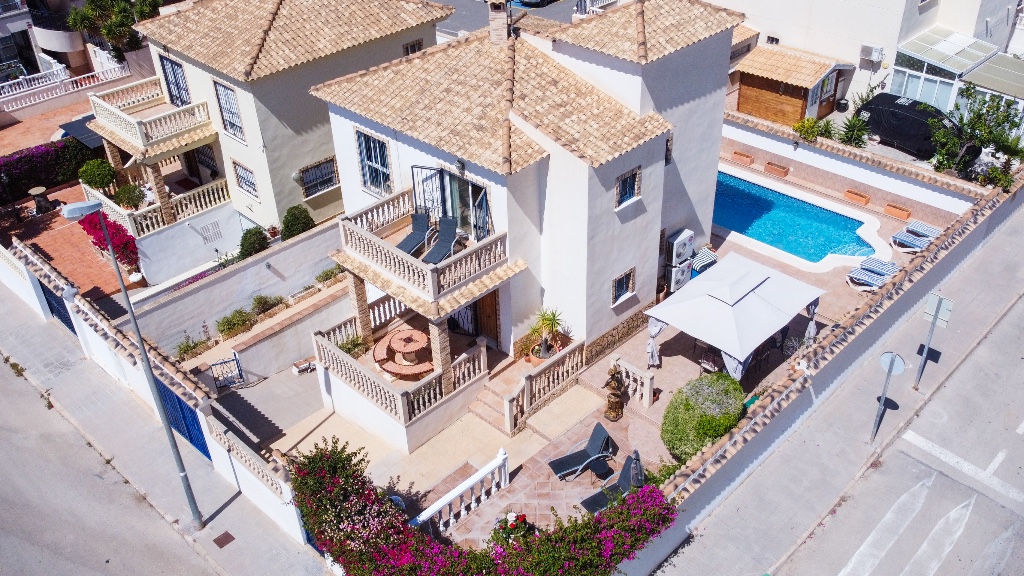 Villa in Urbanizacion los Balcones - view 1