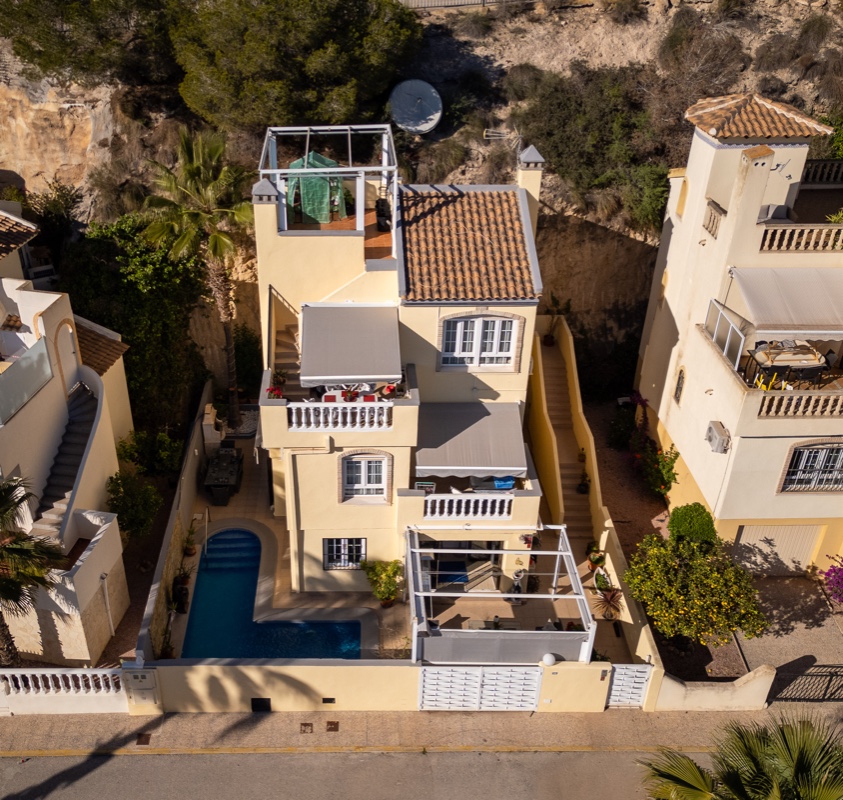 Villa in Alicante - view 1