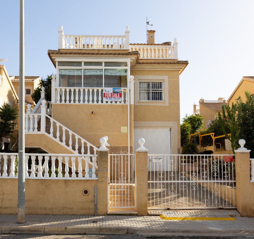 Villa in Urbanizacion los Balcones - view 1